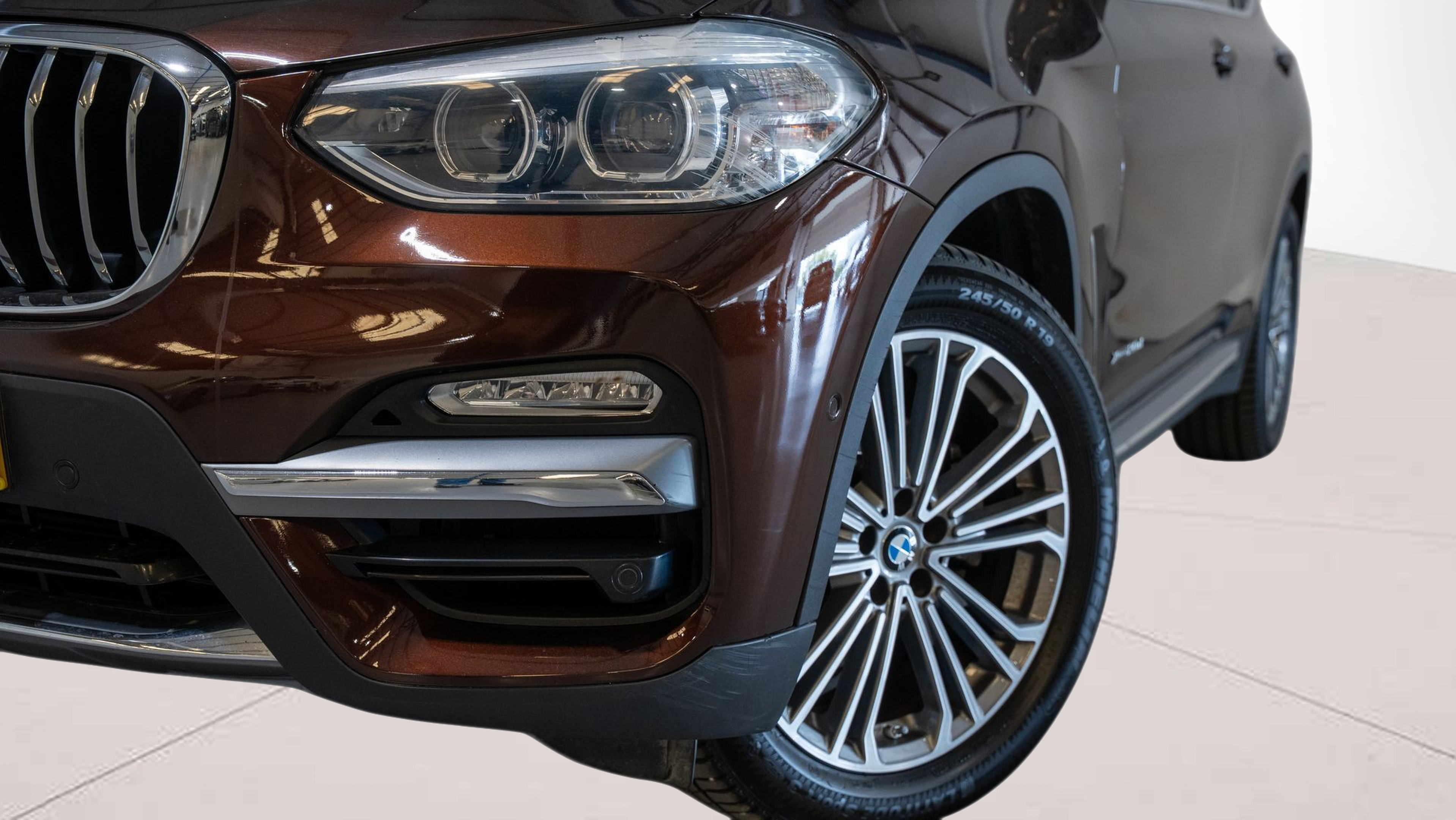 BMW X3 xDrive20d color Marrón. Año 2018. 140KW(190CV). Diesel. En concesionario Aníbal Carvalho & Filhos, S.A. de Santarém