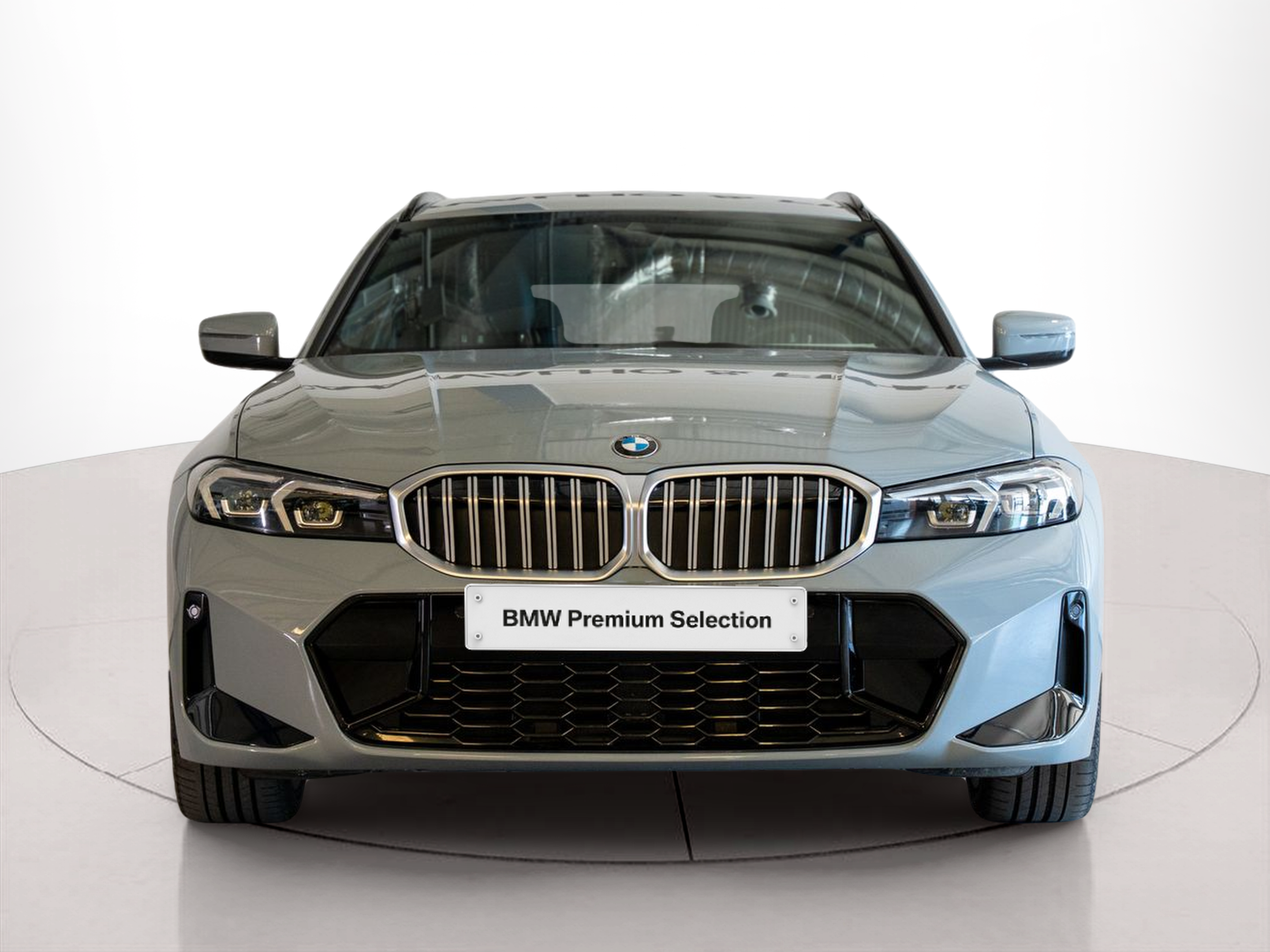 Fotos de BMW Série 3 320d Touring color Gris. Año 2024. 140KW(190CV). Diesel. En concesionario Aníbal Carvalho & Filhos, S.A. de Santarém