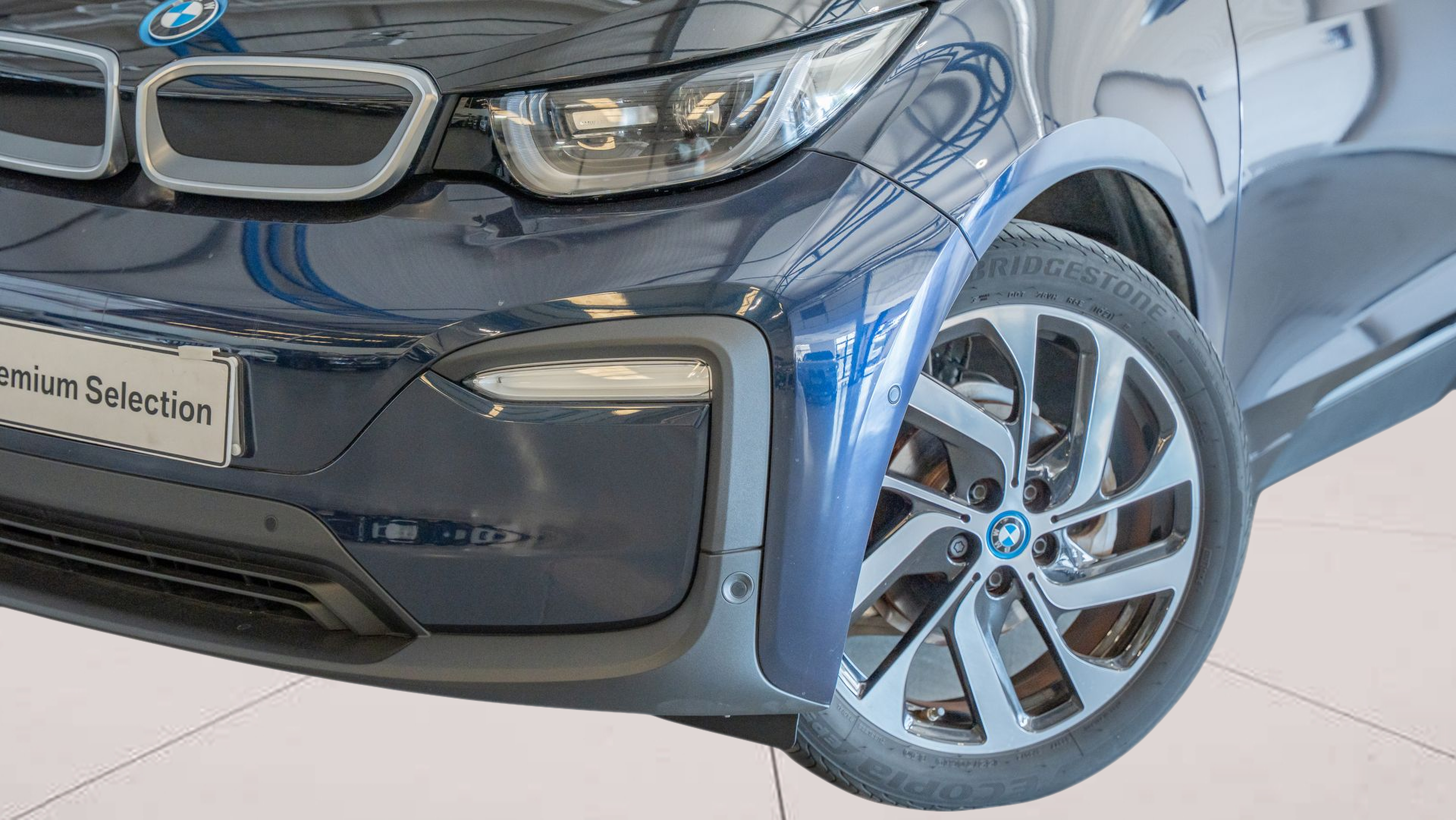 BMW i3 i3 120Ah color Azul. Año 2021. 125KW(170CV). Elétrico. En concesionario Aníbal Carvalho & Filhos, S.A. de Santarém