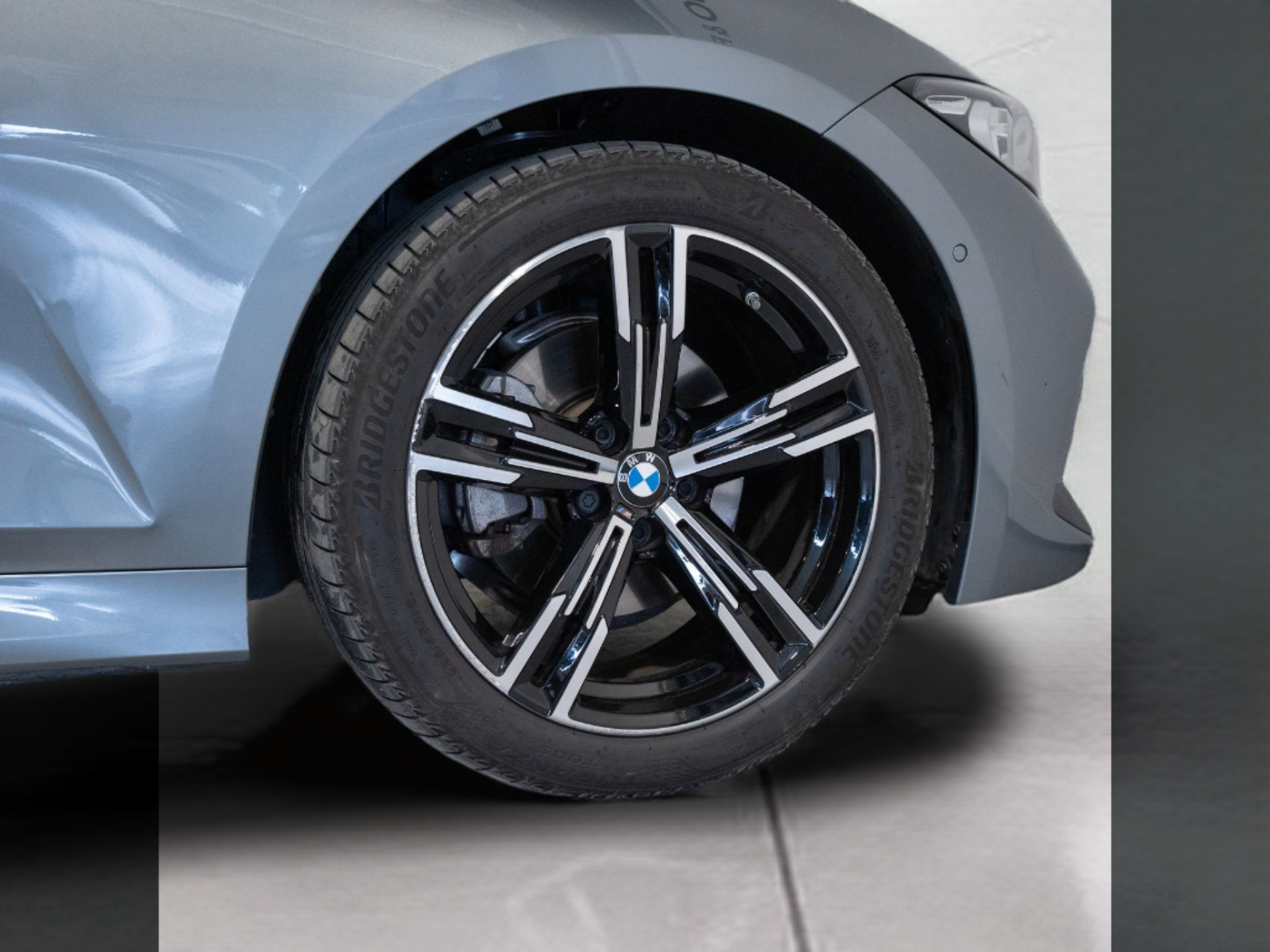 BMW Série 3 320d Touring color Gris. Año 2025. 140KW(190CV). Diesel. En concesionario Aníbal Carvalho & Filhos, S.A. de Santarém