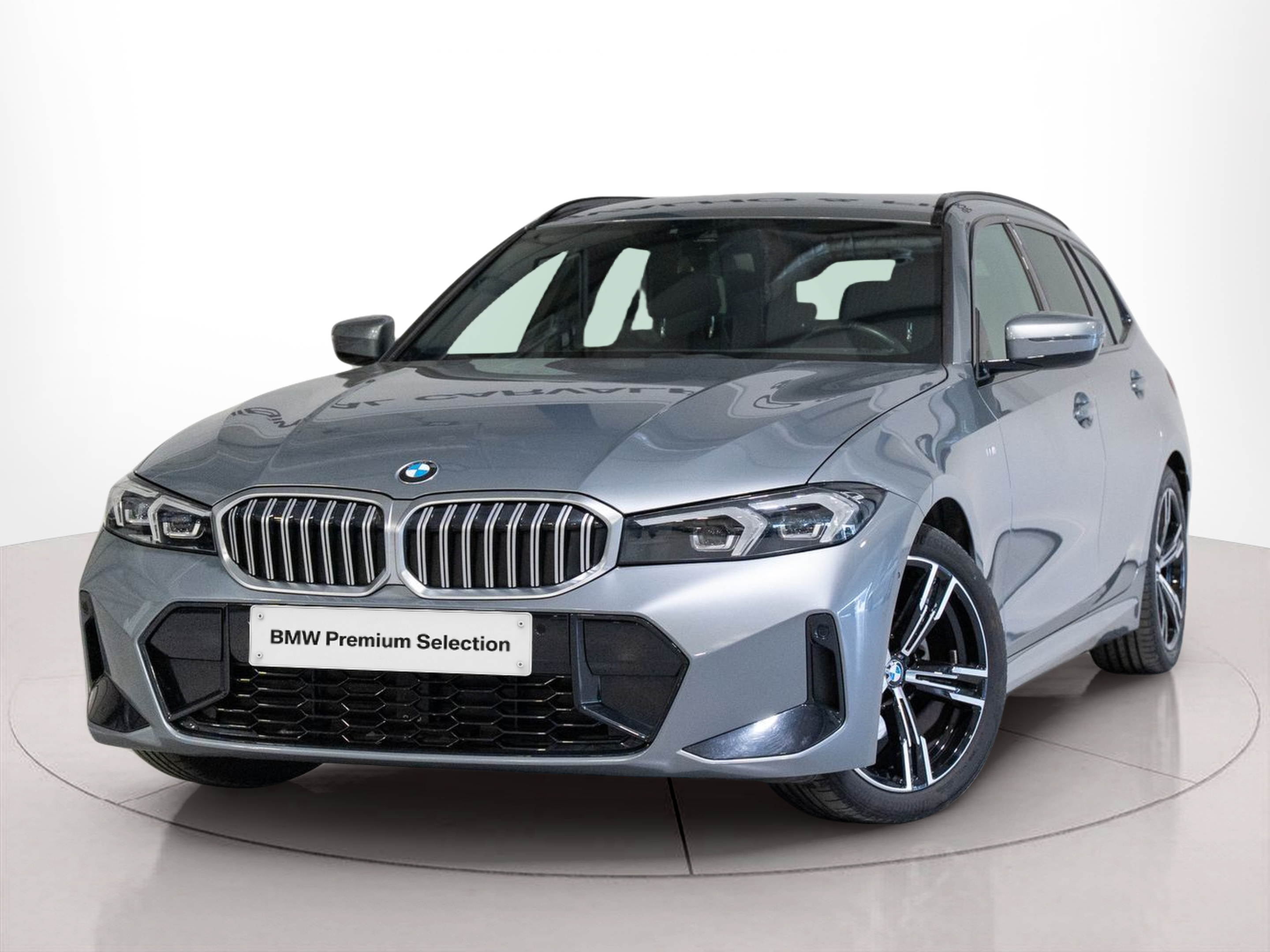 Fotos de BMW Série 3 320d Touring color Gris. Año 2025. 140KW(190CV). Diesel. En concesionario Aníbal Carvalho & Filhos, S.A. de Santarém