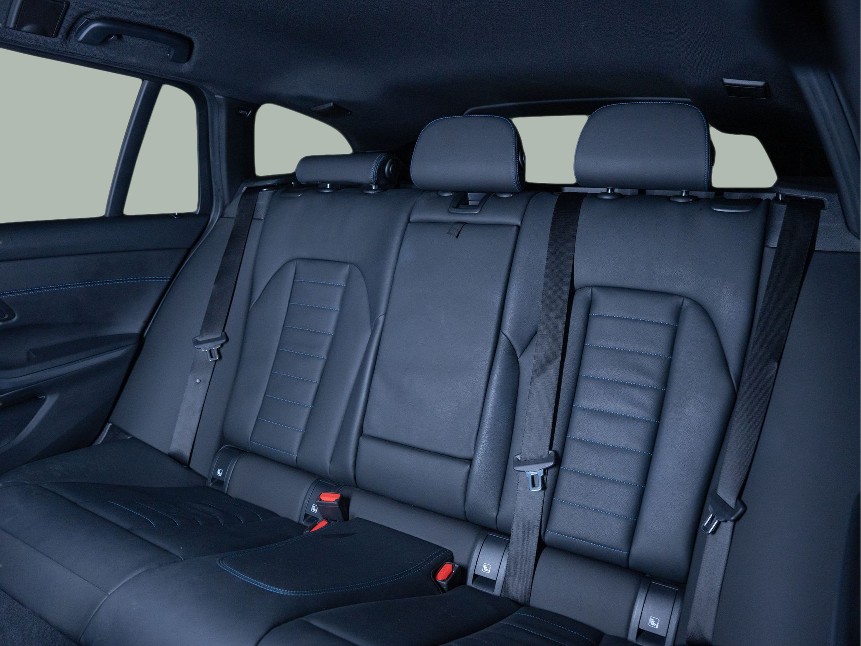 BMW Série 3 320d Touring color Gris. Año 2025. 140KW(190CV). Diesel. En concesionario Aníbal Carvalho & Filhos, S.A. de Santarém