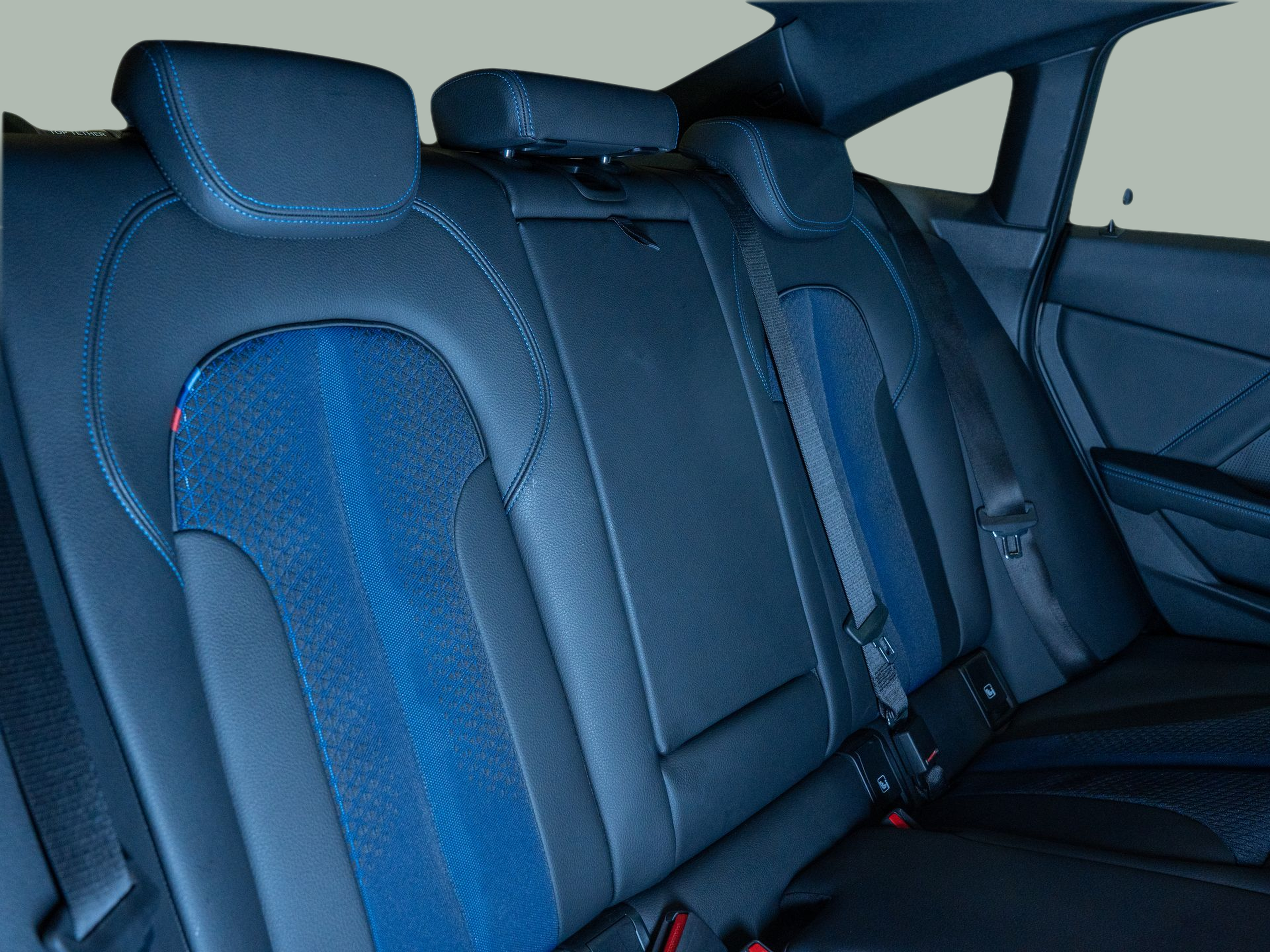 BMW Série 2 216d Gran Coupe color Gris. Año 2023. 85KW(116CV). Diesel. En concesionario Aníbal Carvalho & Filhos, S.A. de Santarém