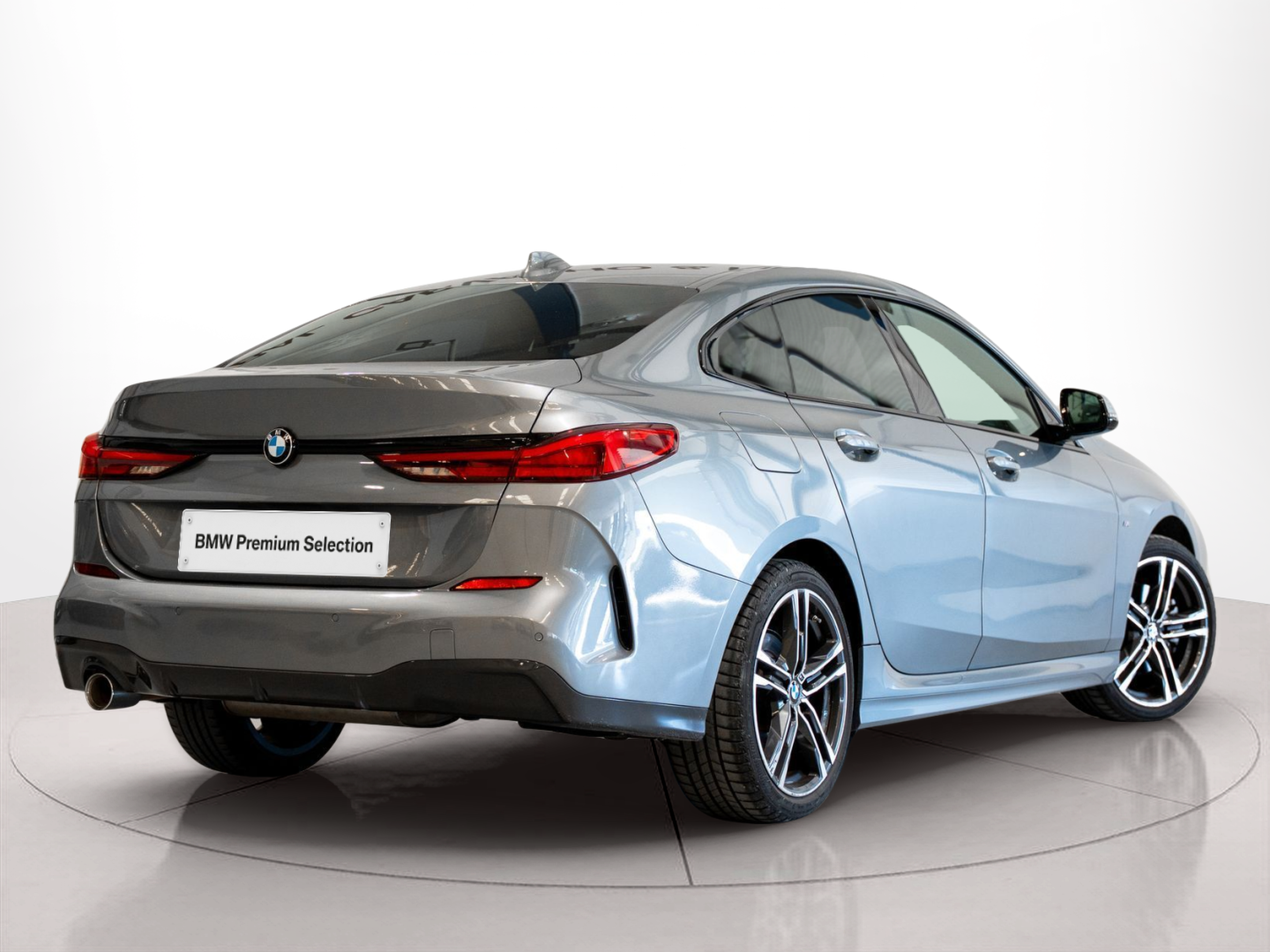 BMW Série 2 216d Gran Coupe color Gris. Año 2022. 85KW(116CV). Diesel. En concesionario Aníbal Carvalho & Filhos, S.A. de Santarém