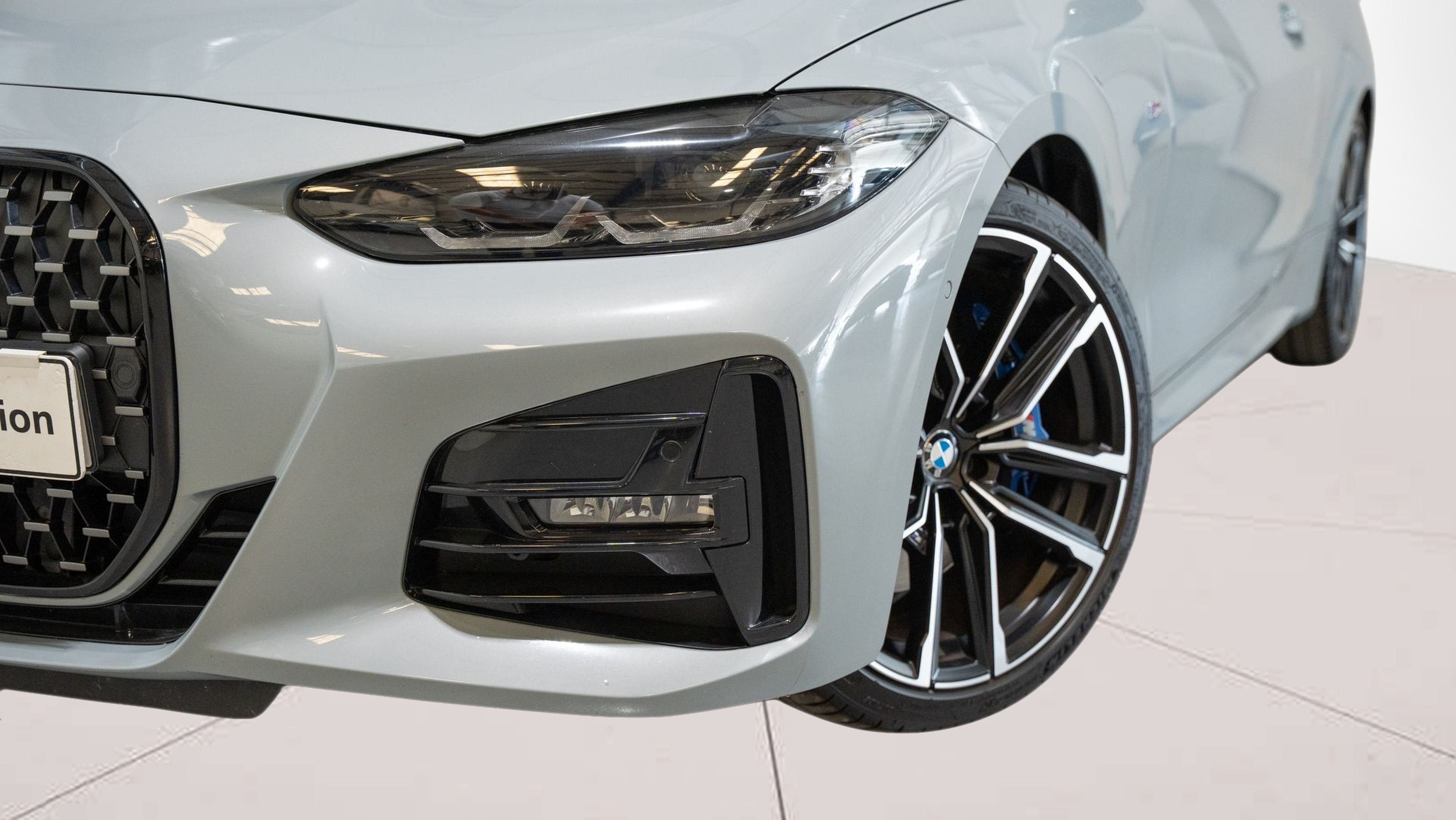 BMW Série 4 420d Coupe color Gris. Año 2023. 140KW(190CV). Diesel. En concesionario Aníbal Carvalho & Filhos, S.A. de Santarém