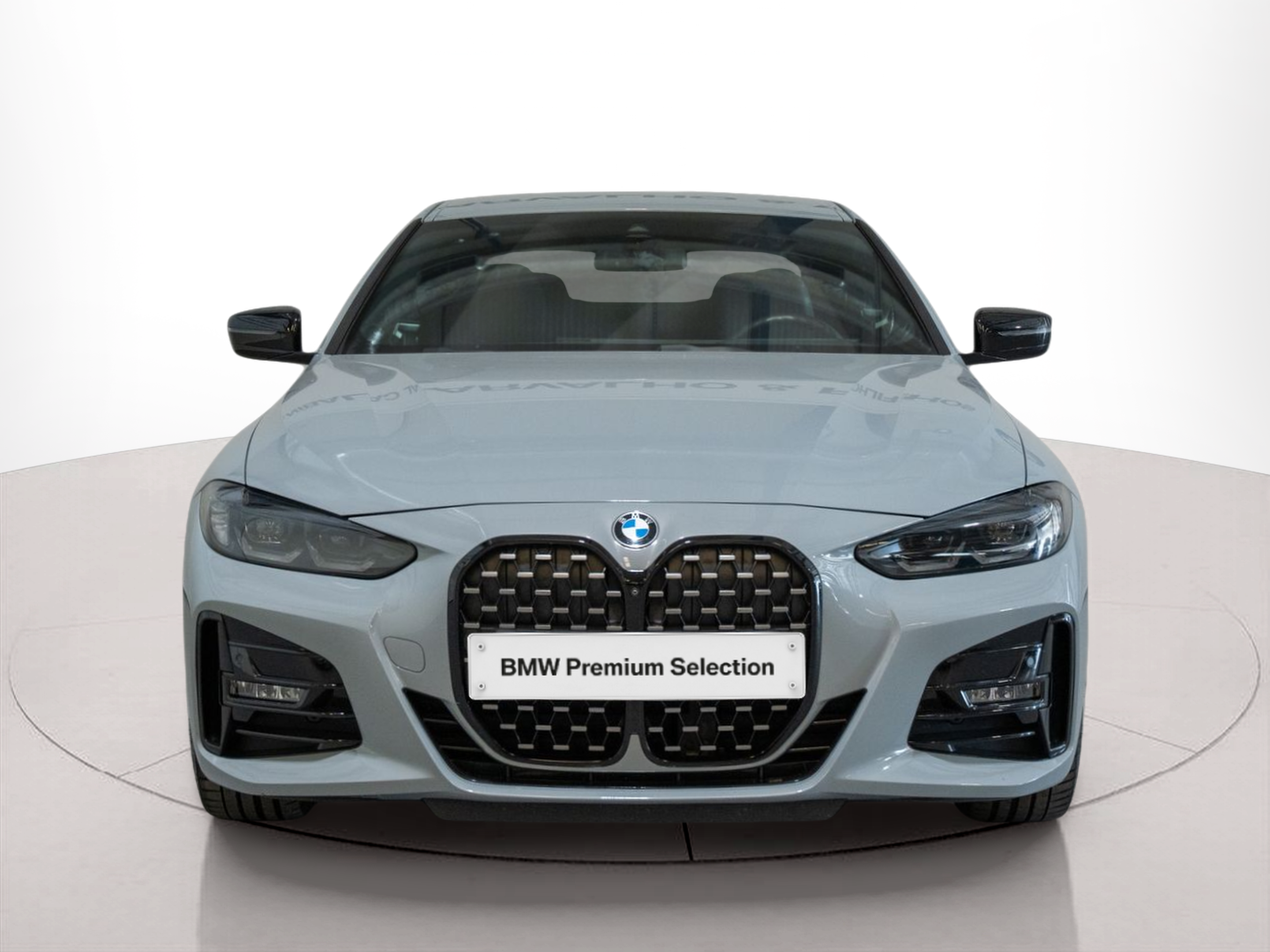 Fotos de BMW Série 4 420d Coupe color Gris. Año 2023. 140KW(190CV). Diesel. En concesionario Aníbal Carvalho & Filhos, S.A. de Santarém