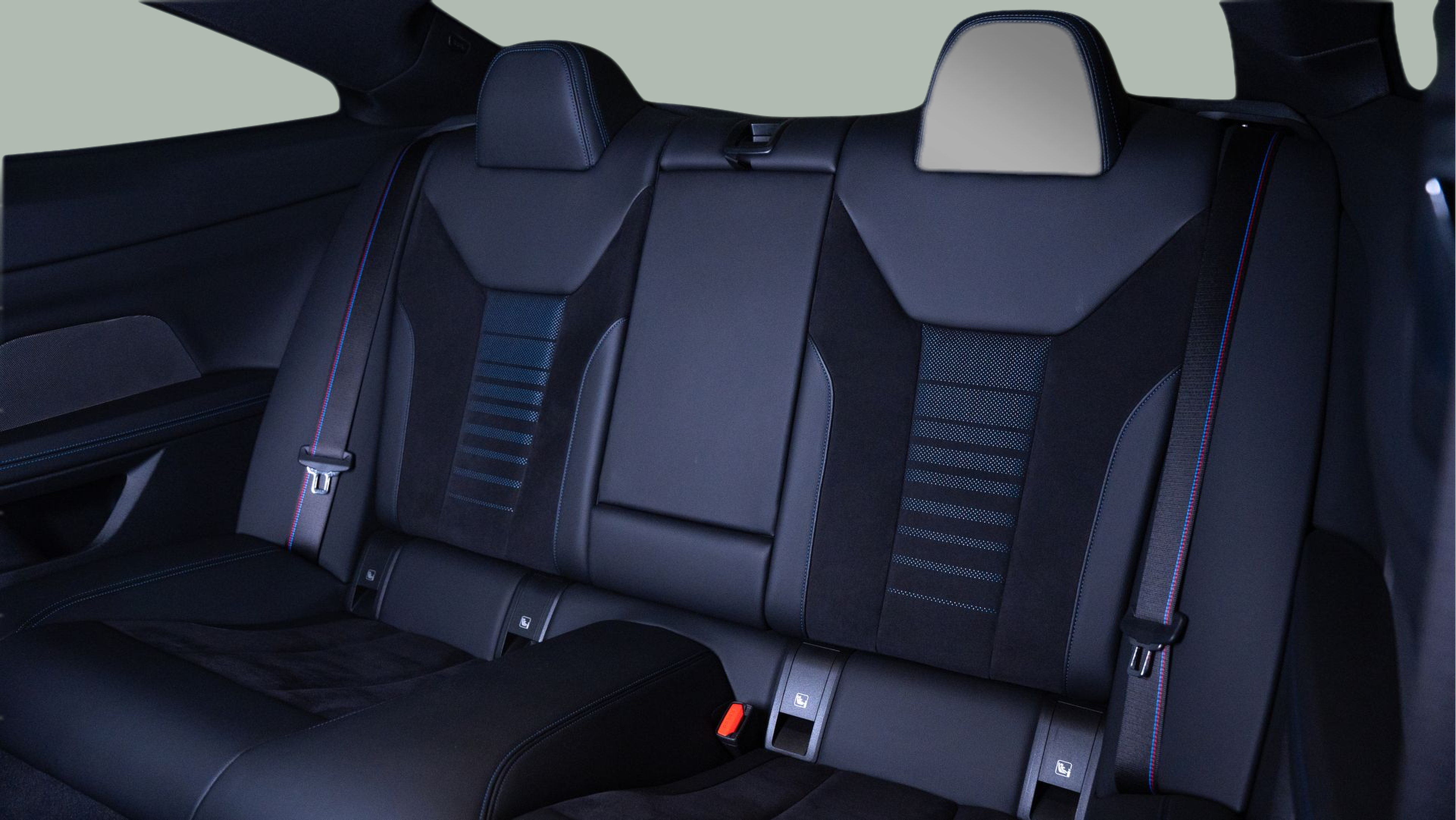 BMW Série 4 420d Coupe color Gris. Año 2023. 140KW(190CV). Diesel. En concesionario Aníbal Carvalho & Filhos, S.A. de Santarém