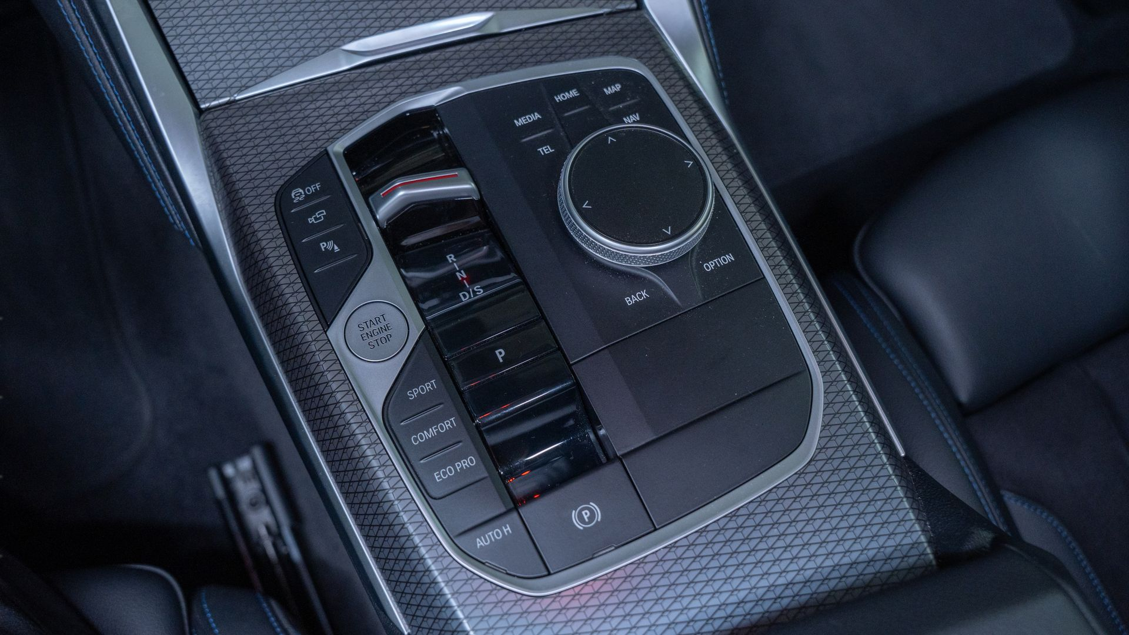 BMW Série 4 420d Coupe color Gris. Año 2023. 140KW(190CV). Diesel. En concesionario Aníbal Carvalho & Filhos, S.A. de Santarém