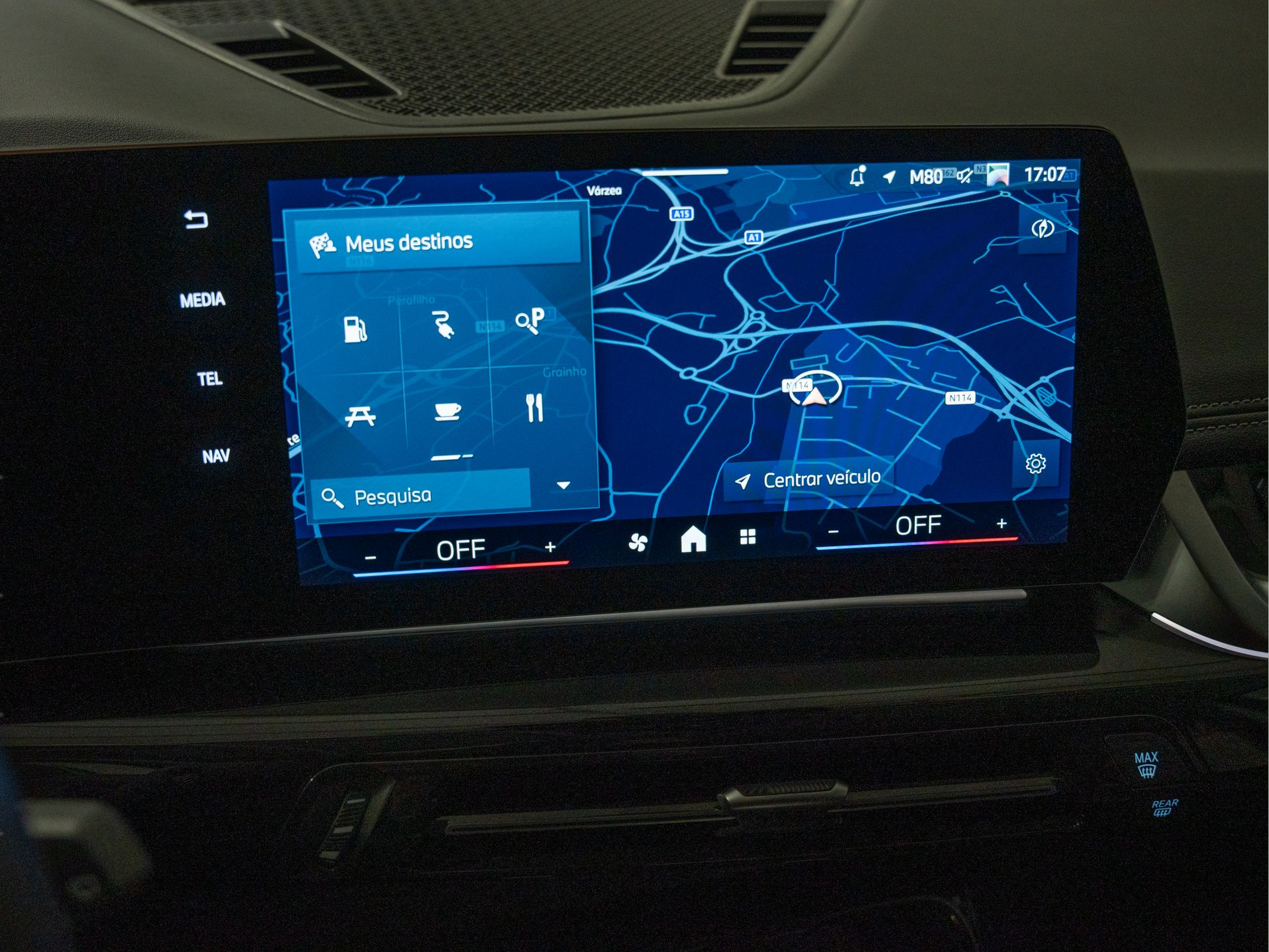 BMW X1 xDrive25e color Gris Plata. Año 2025. 180KW(245CV). Elétrico / Gasolina Híbrido. En concesionario Aníbal Carvalho & Filhos, S.A. de Santarém