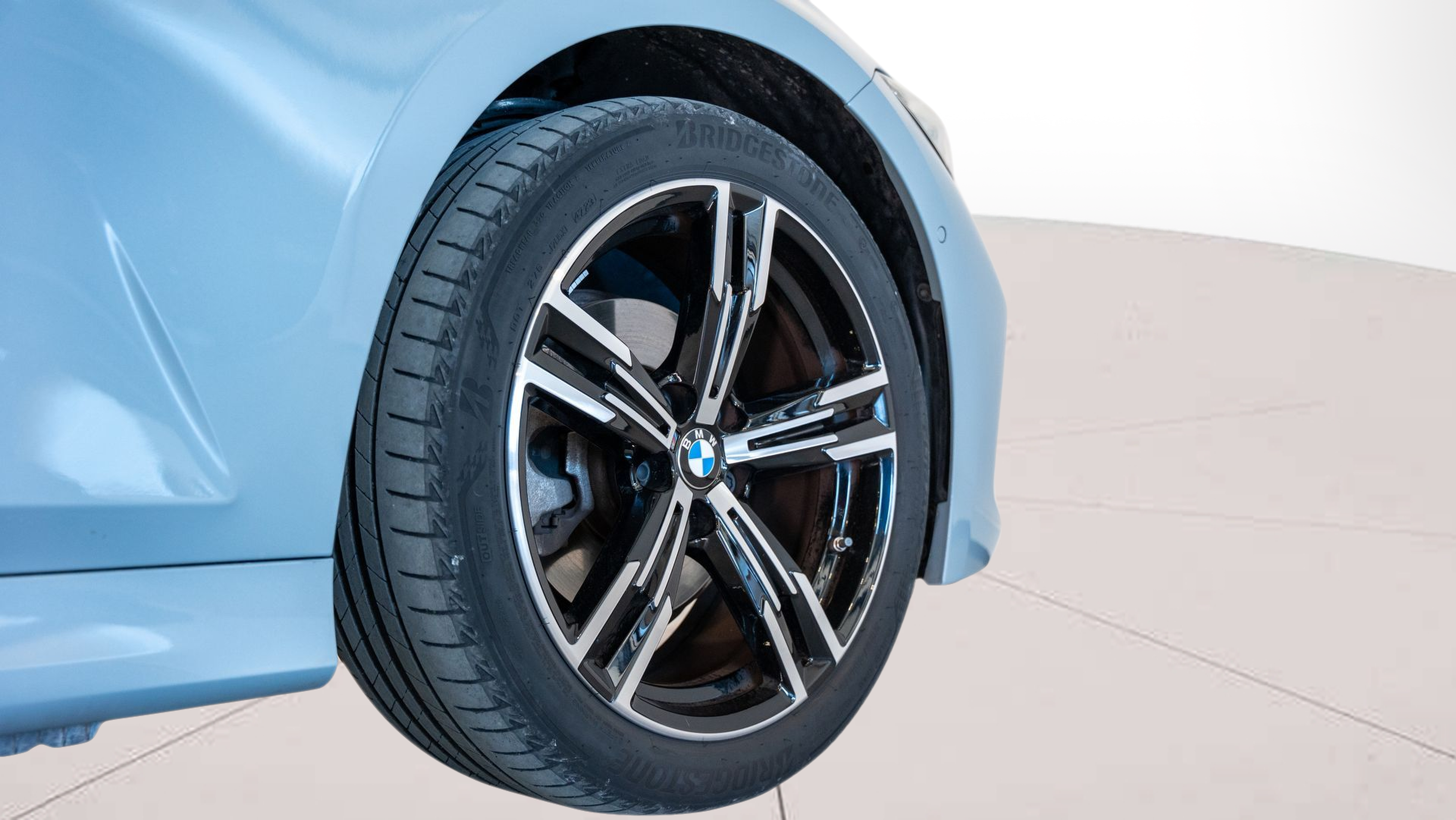 BMW Série 3 320d Touring color Gris. Año 2024. 140KW(190CV). Diesel. En concesionario Aníbal Carvalho & Filhos, S.A. de Santarém