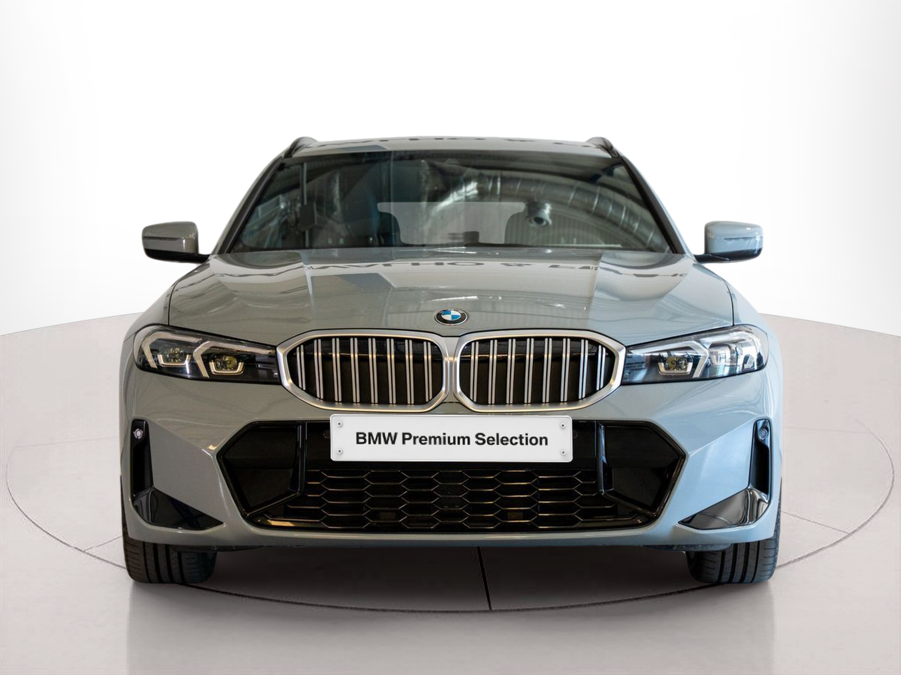 Fotos de BMW Série 3 320d Touring color Gris. Año 2024. 140KW(190CV). Diesel. En concesionario Aníbal Carvalho & Filhos, S.A. de Santarém