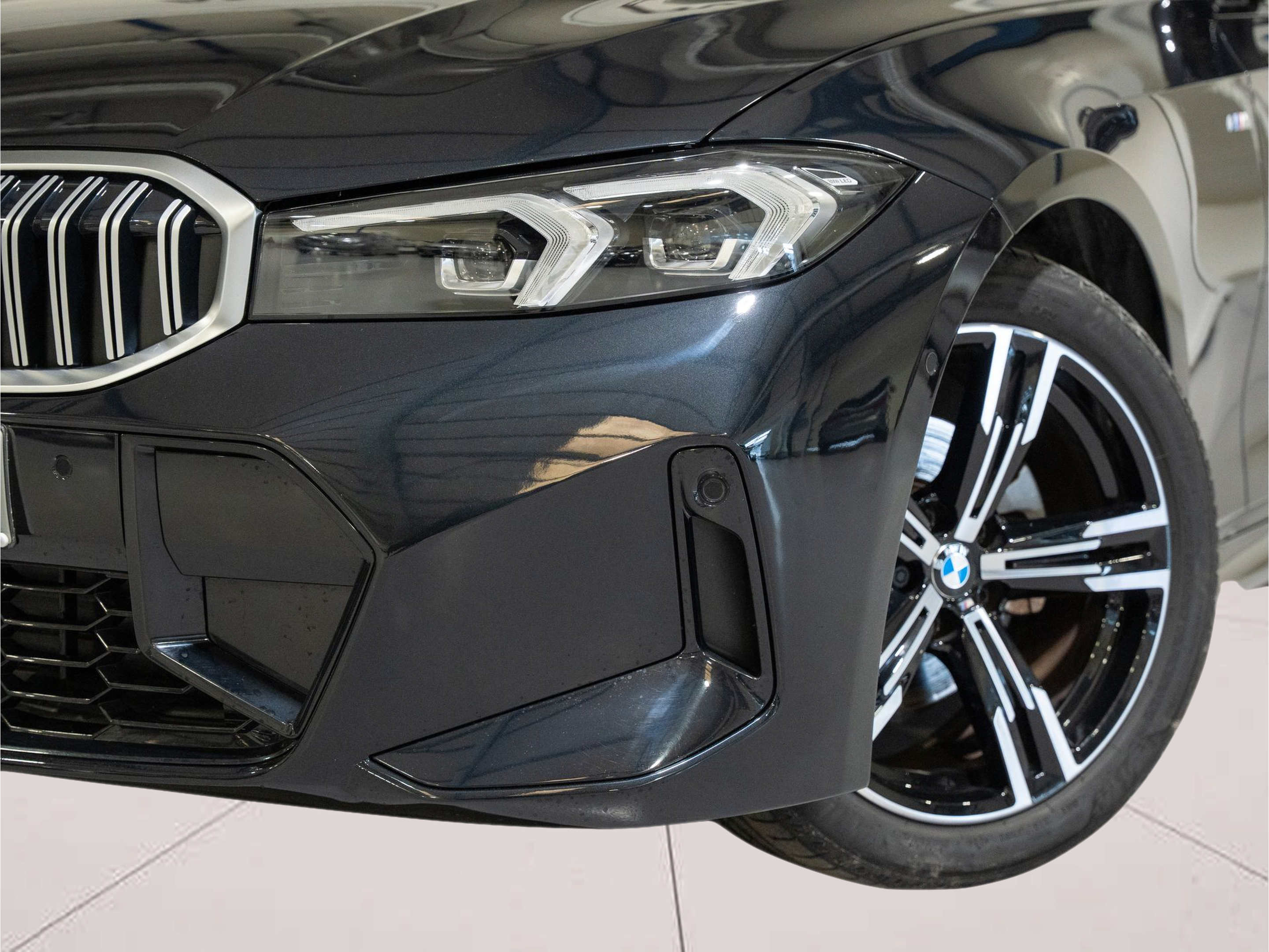 BMW Série 3 320d Touring color Negro. Año 2025. 140KW(190CV). Diesel. En concesionario Aníbal Carvalho & Filhos, S.A. de Santarém