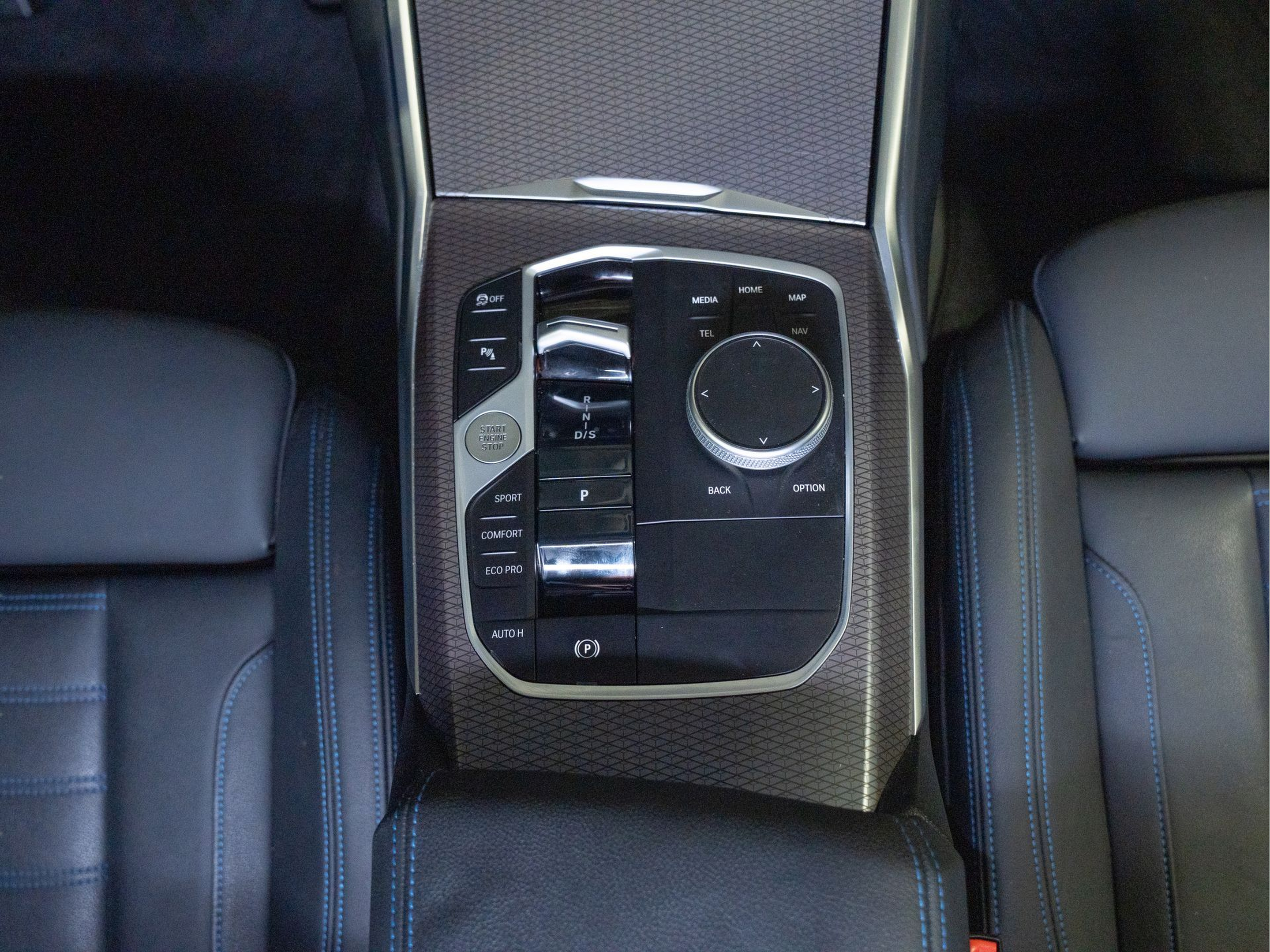 BMW Série 3 320d Touring color Negro. Año 2025. 140KW(190CV). Diesel. En concesionario Aníbal Carvalho & Filhos, S.A. de Santarém