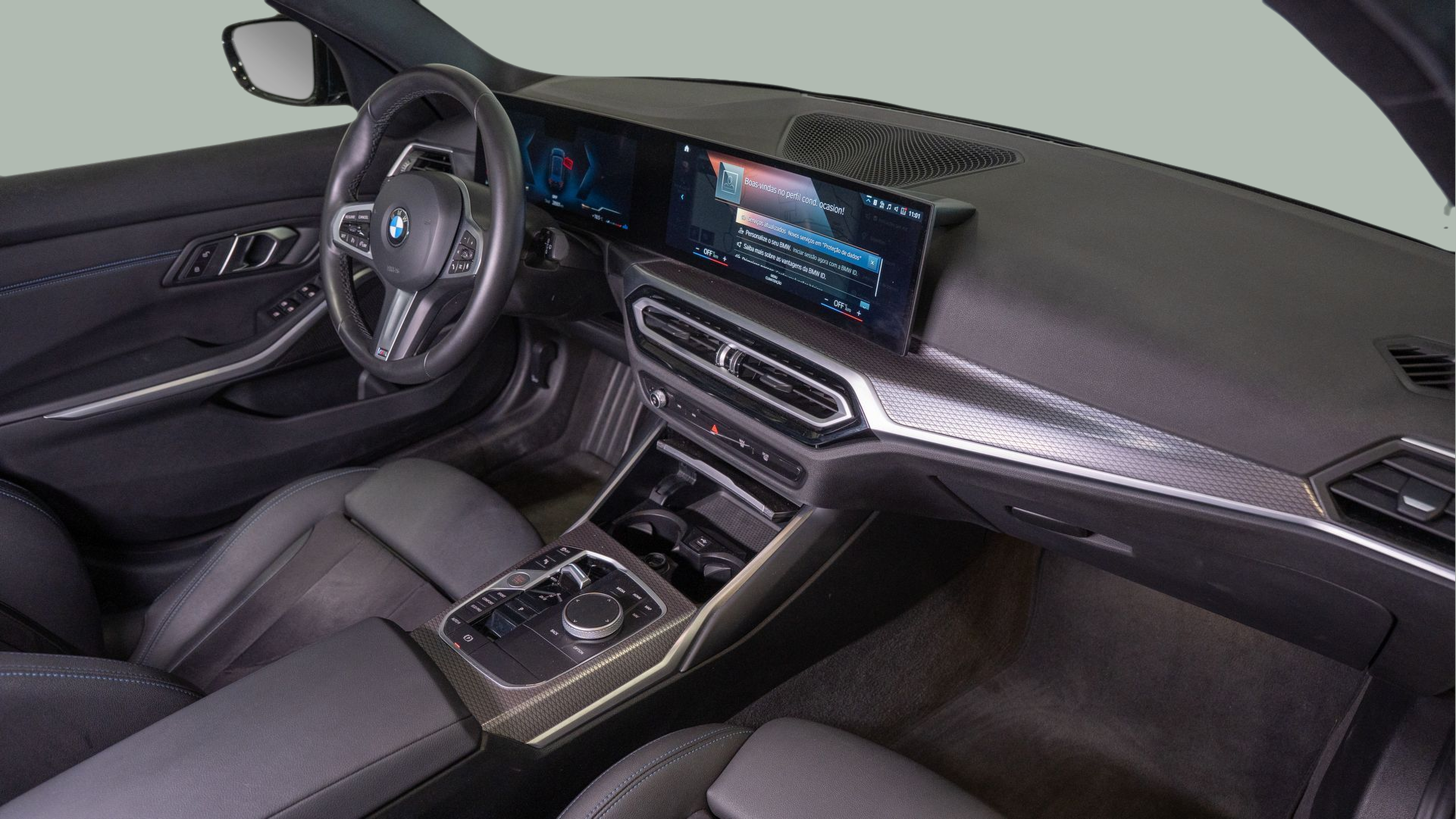 BMW Série 3 320d Touring color Negro. Año 2024. 140KW(190CV). Diesel. En concesionario Aníbal Carvalho & Filhos, S.A. de Santarém