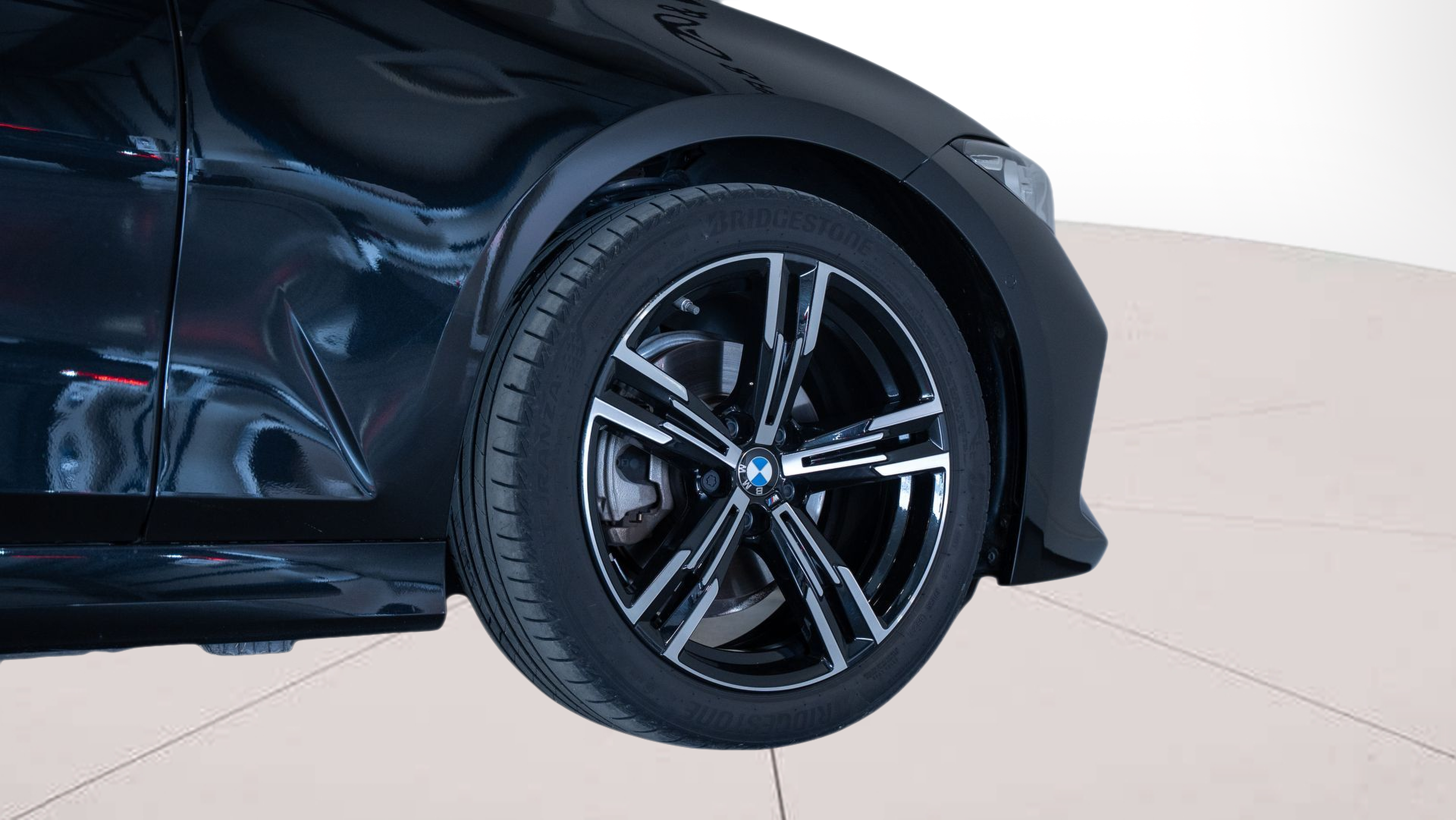 BMW Série 3 320d Touring color Negro. Año 2024. 140KW(190CV). Diesel. En concesionario Aníbal Carvalho & Filhos, S.A. de Santarém