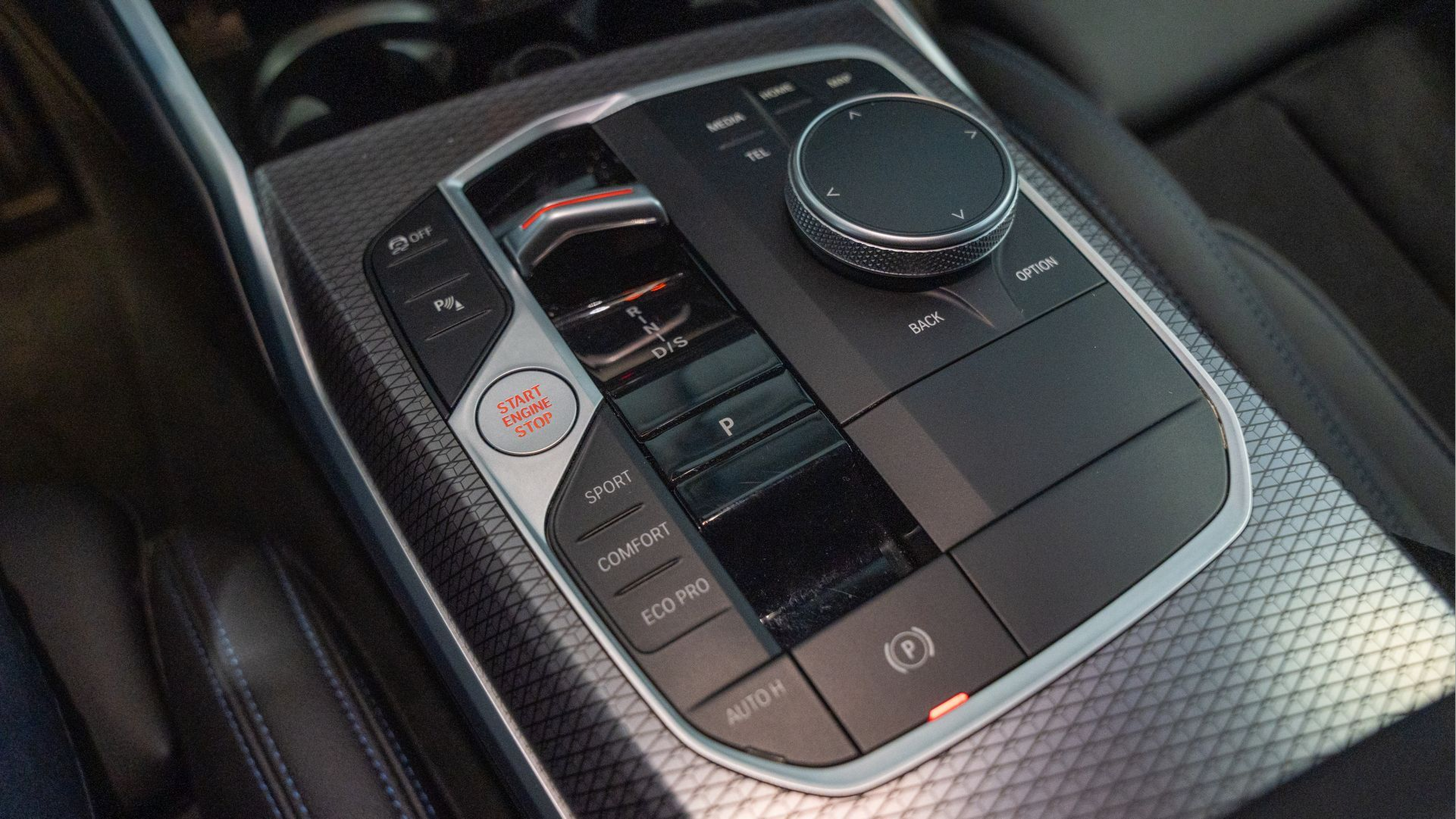 BMW Série 3 320d Touring color Negro. Año 2024. 140KW(190CV). Diesel. En concesionario Aníbal Carvalho & Filhos, S.A. de Santarém