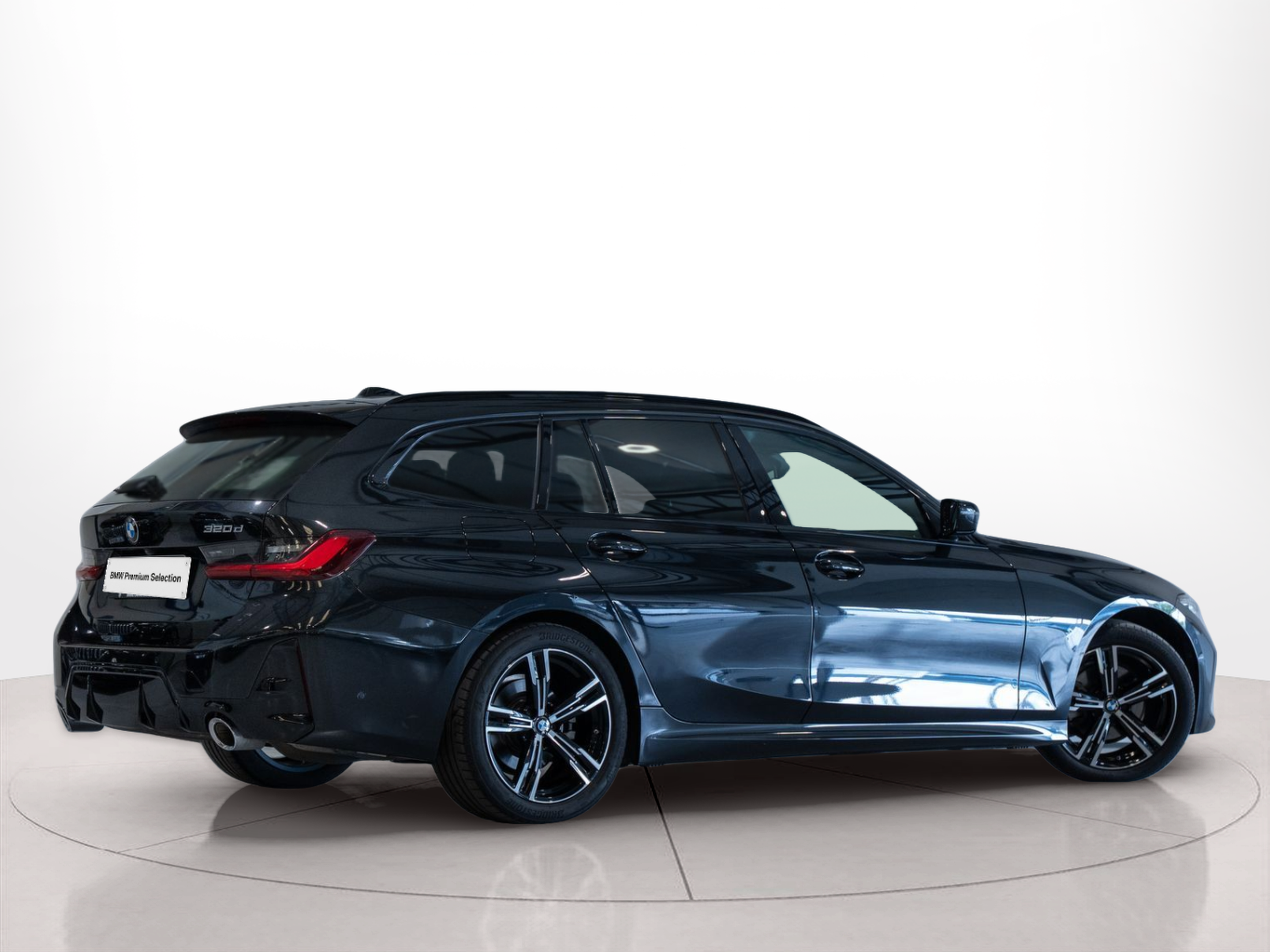 BMW Série 3 320d Touring color Negro. Año 2024. 140KW(190CV). Diesel. En concesionario Aníbal Carvalho & Filhos, S.A. de Santarém