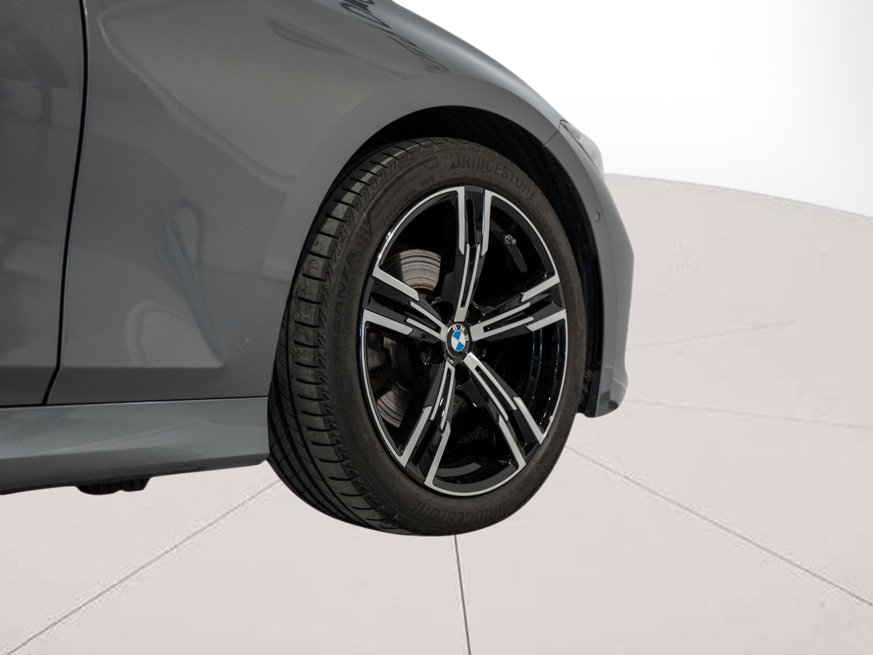 BMW Série 3 320d Touring color Gris. Año 2024. 140KW(190CV). Diesel. En concesionario Aníbal Carvalho & Filhos, S.A. de Santarém