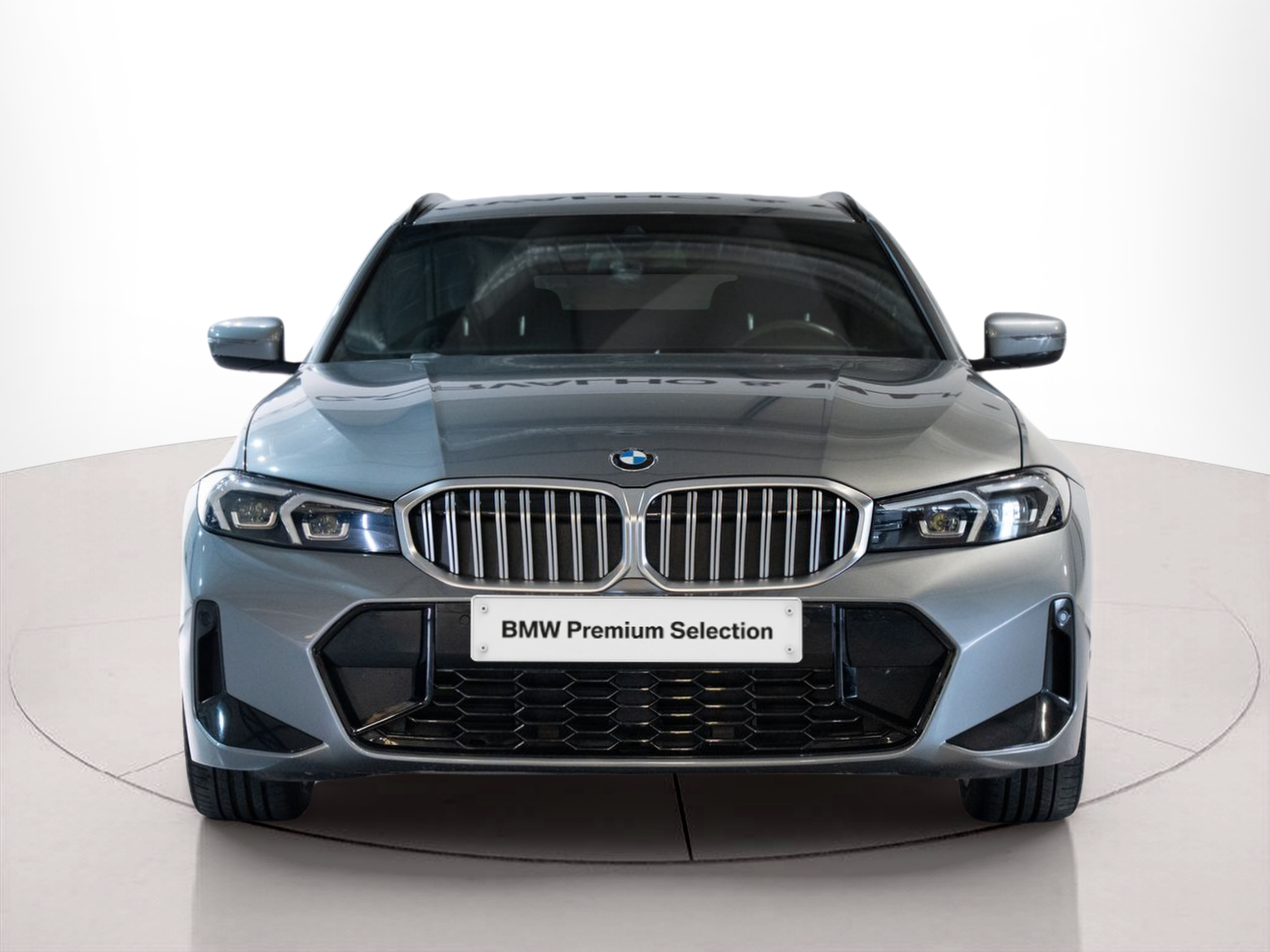 Fotos de BMW Série 3 320d Touring color Gris. Año 2024. 140KW(190CV). Diesel. En concesionario Aníbal Carvalho & Filhos, S.A. de Santarém