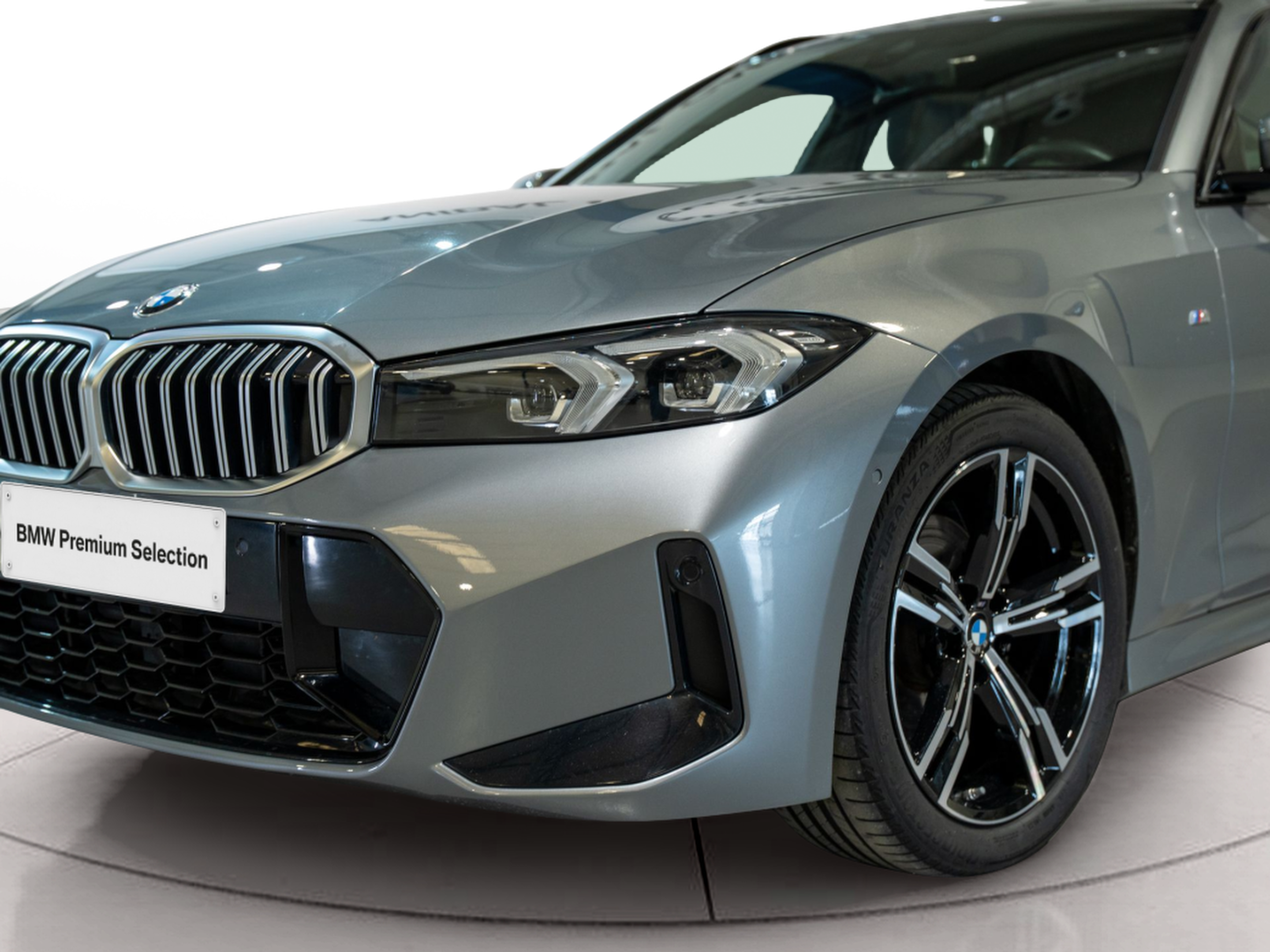 BMW Série 3 320d Touring color Gris. Año 2024. 140KW(190CV). Diesel. En concesionario Aníbal Carvalho & Filhos, S.A. de Santarém