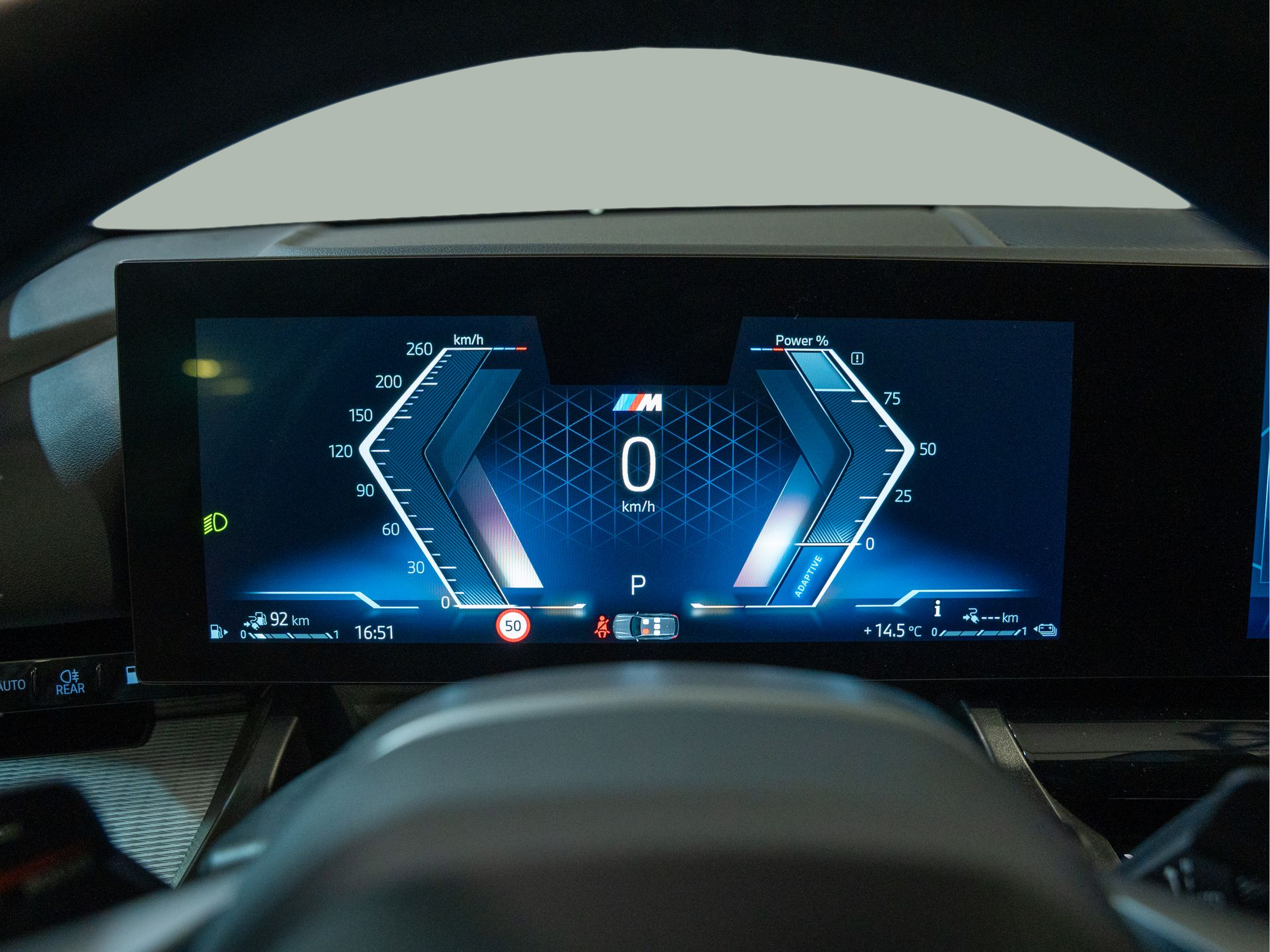 BMW Série 5 530e Touring color Negro. Año 2025. 220KW(299CV). Elétrico / Gasolina Híbrido. En concesionario Aníbal Carvalho & Filhos, S.A. de Santarém