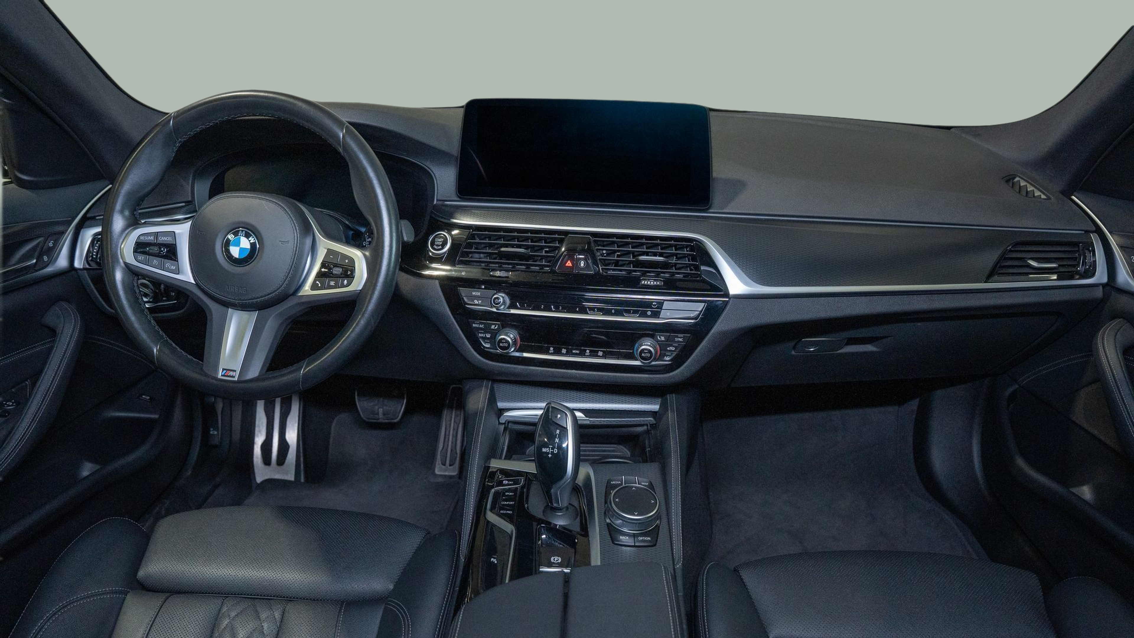 BMW Série 5 520d Berlina color Gris. Año 2023. 140KW(190CV). Diesel. En concesionario Aníbal Carvalho & Filhos, S.A. de Santarém