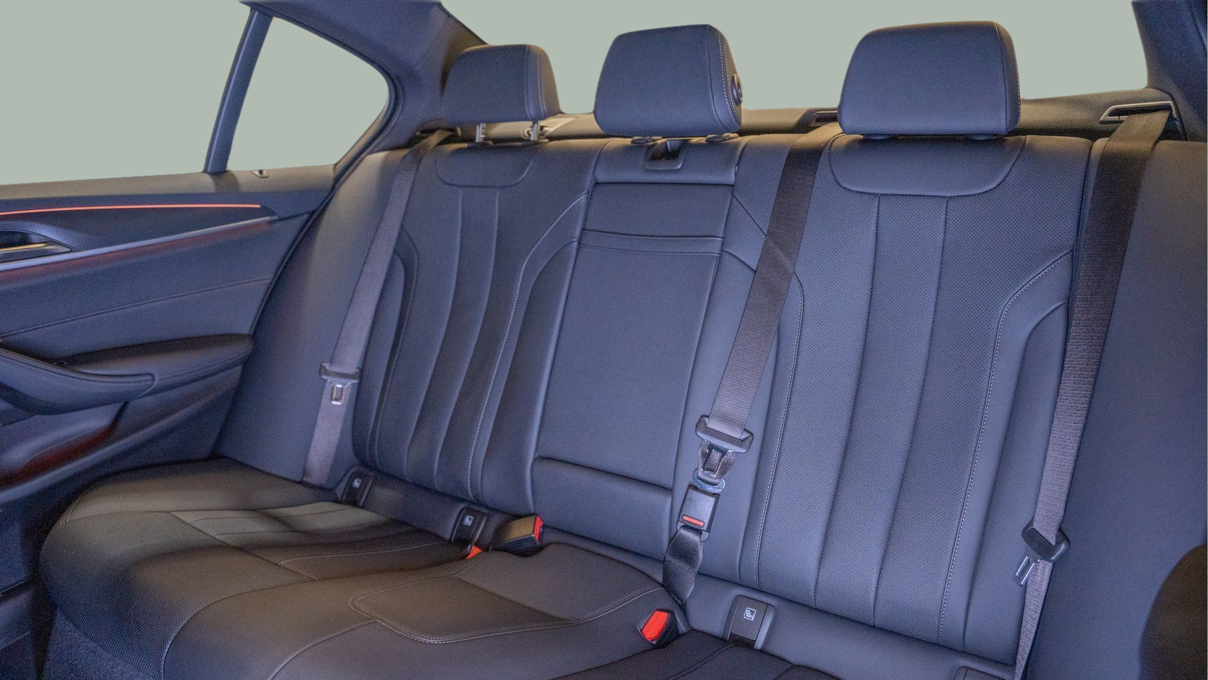 BMW Série 5 520d Berlina color Gris. Año 2023. 140KW(190CV). Diesel. En concesionario Aníbal Carvalho & Filhos, S.A. de Santarém