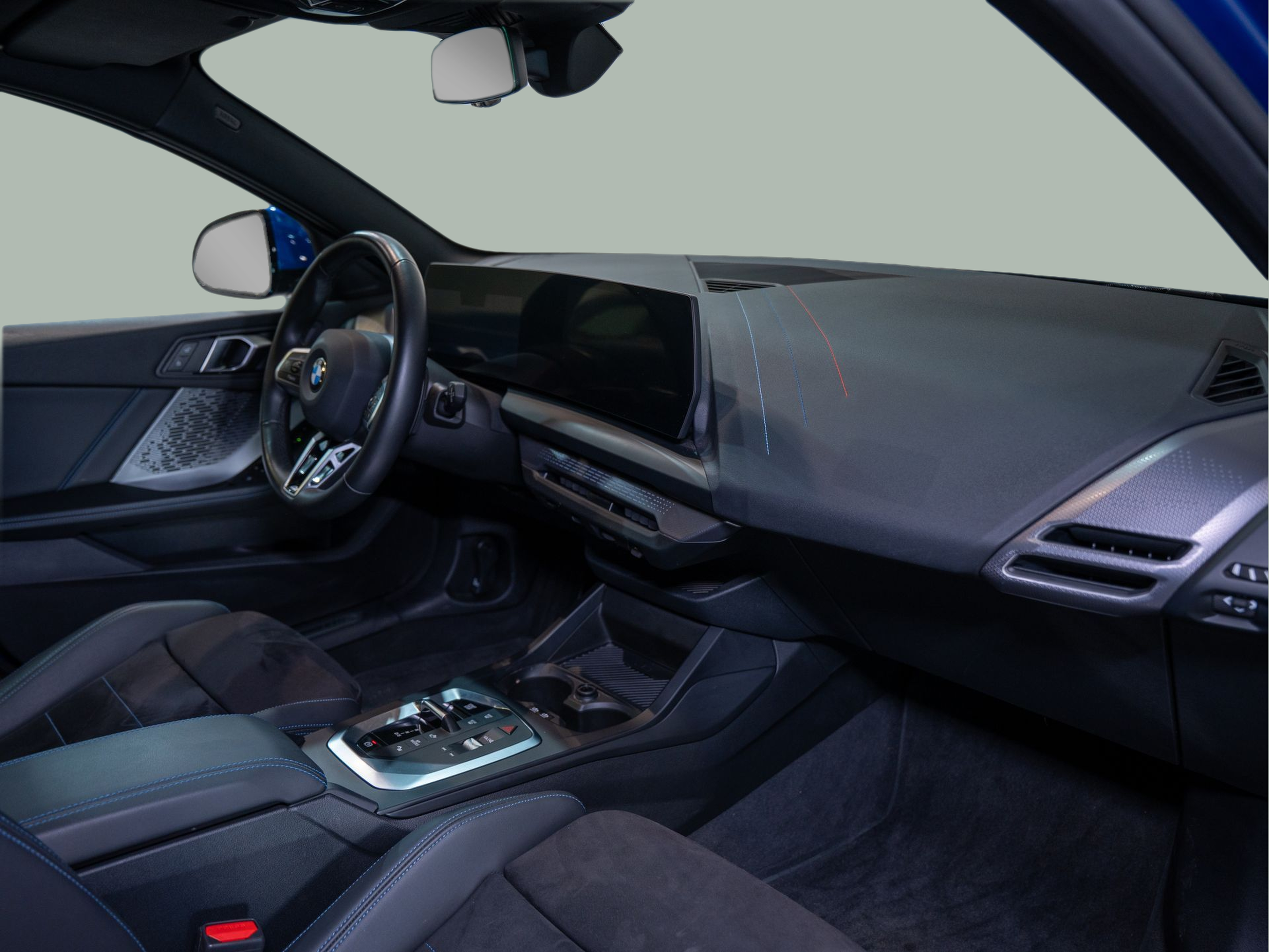 BMW Série 1 116i color Azul. Año 2025. 90KW(122CV). Gasolina. En concesionario Aníbal Carvalho & Filhos, S.A. de Santarém