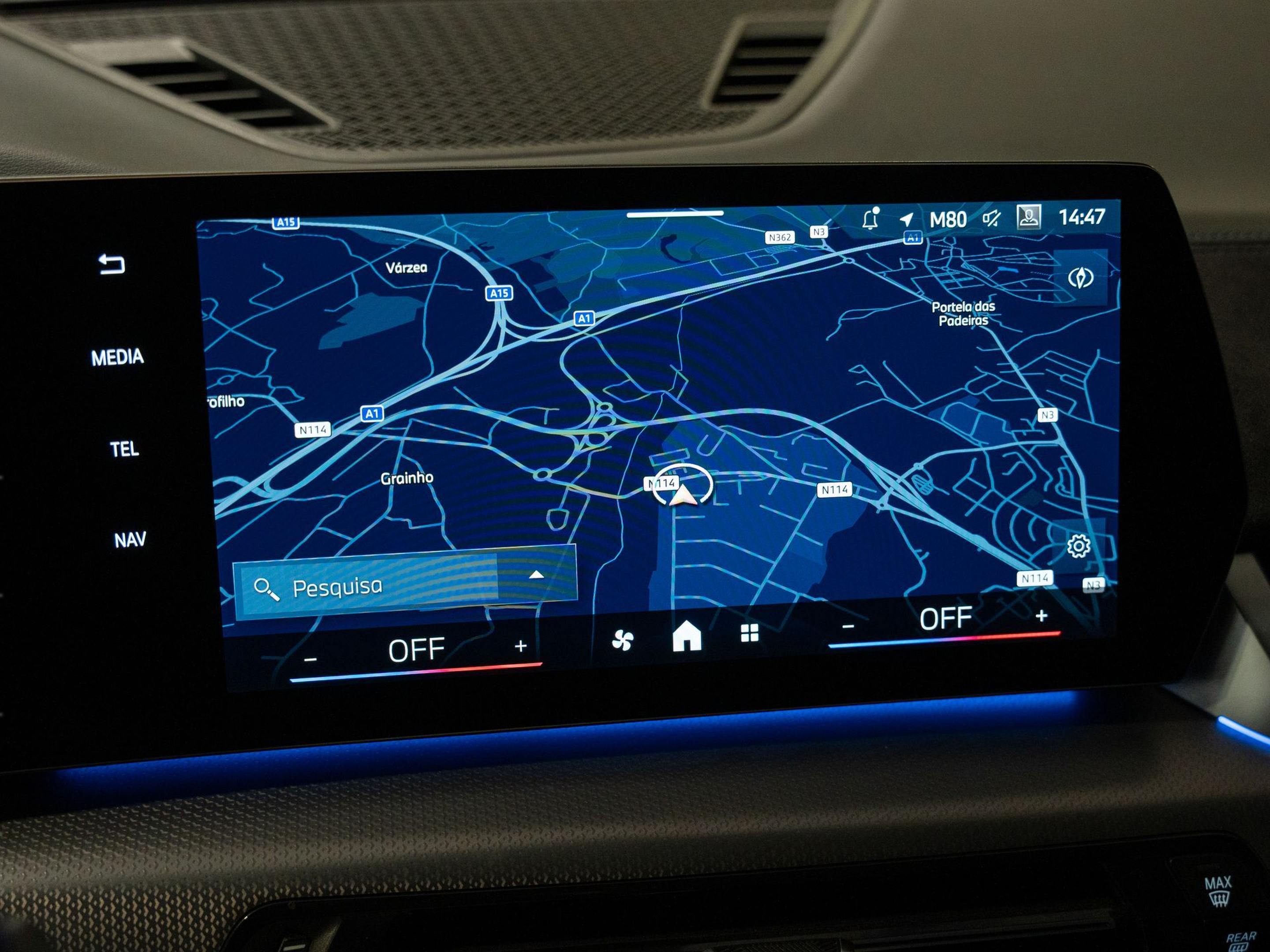 BMW X2 sDrive18d color Gris. Año 2025. 110KW(150CV). Diesel. En concesionario Aníbal Carvalho & Filhos, S.A. de Santarém