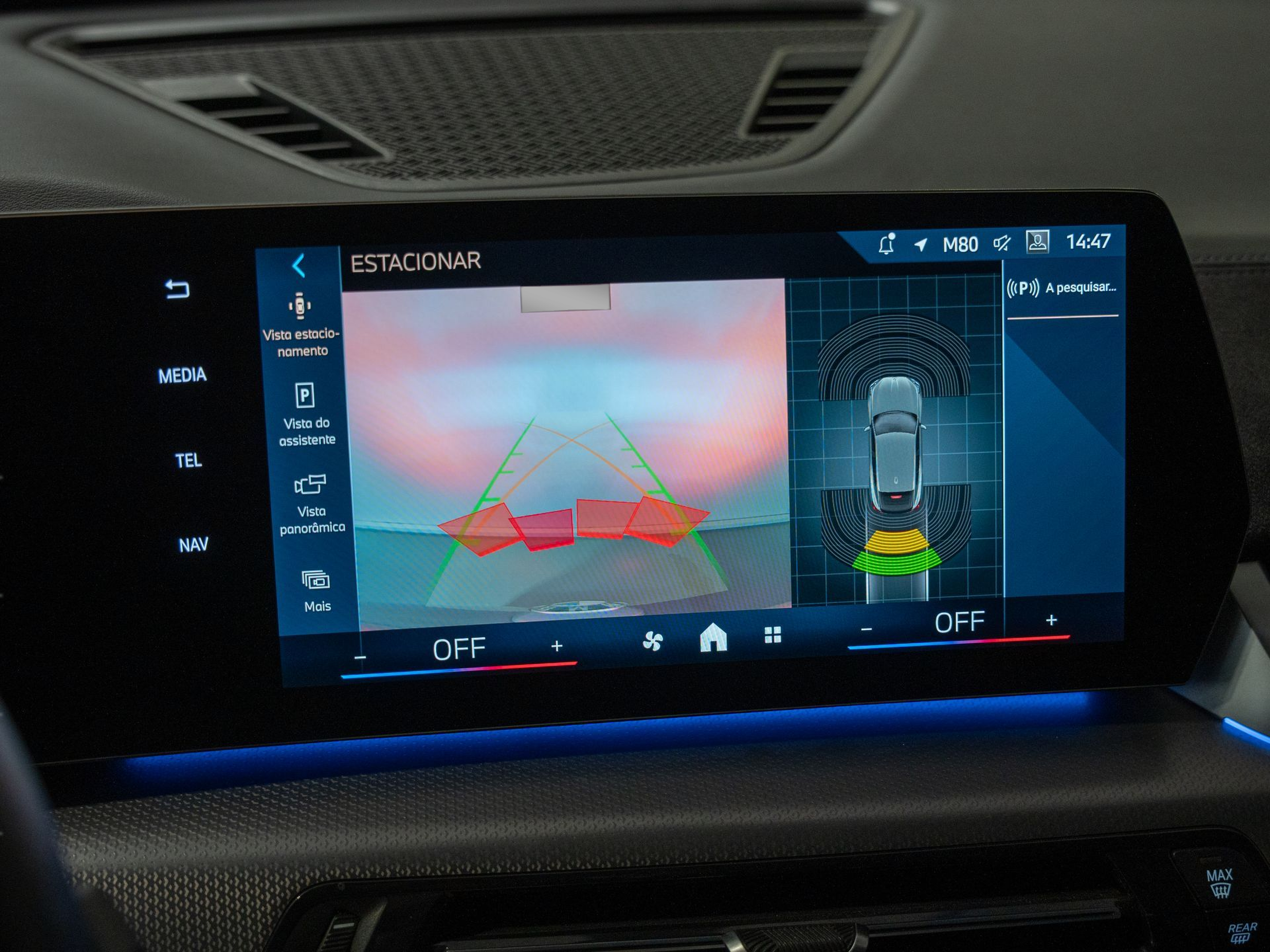 BMW X2 sDrive18d color Gris. Año 2025. 110KW(150CV). Diesel. En concesionario Aníbal Carvalho & Filhos, S.A. de Santarém