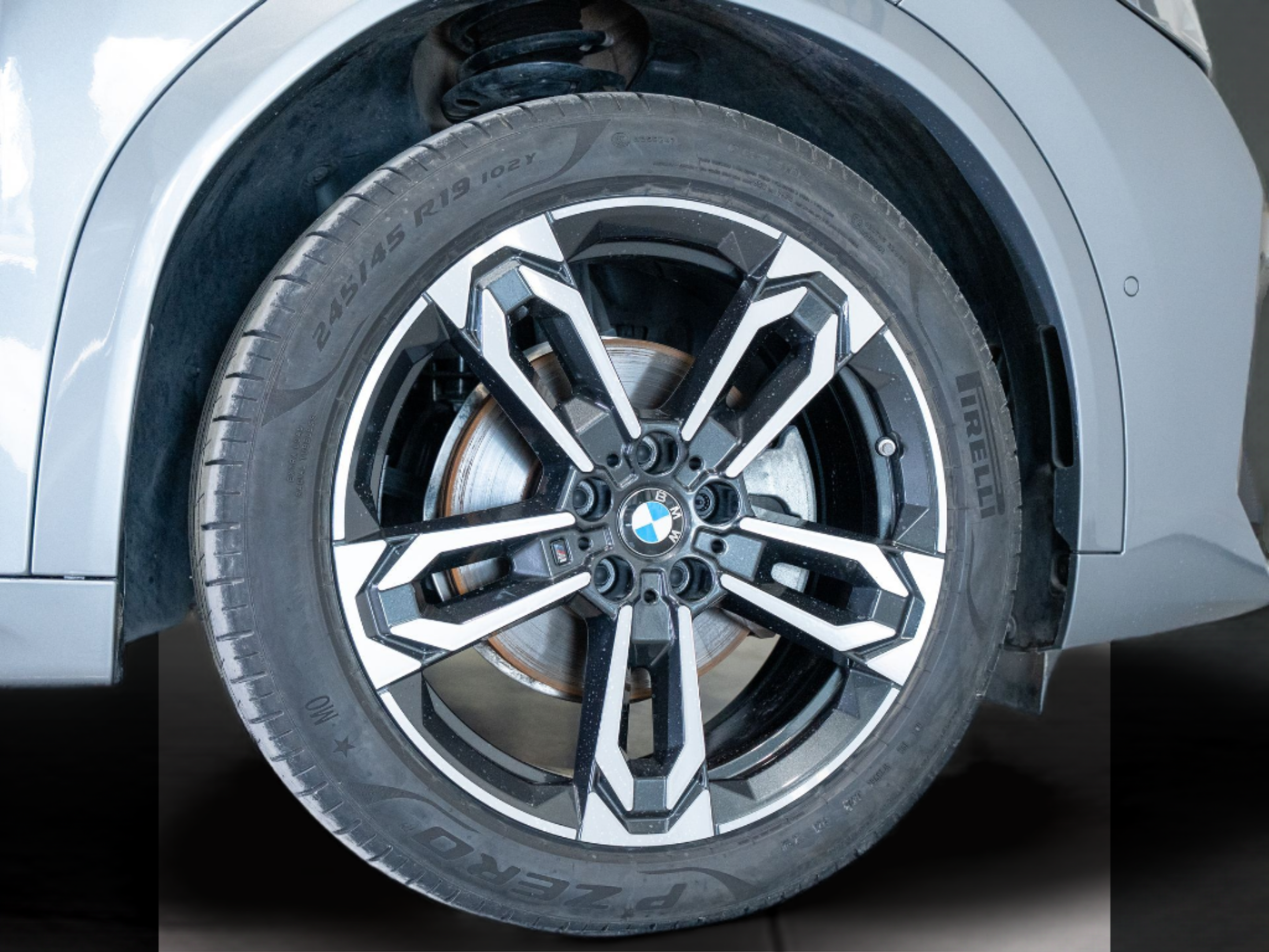 BMW X2 sDrive18d color Gris. Año 2025. 110KW(150CV). Diesel. En concesionario Aníbal Carvalho & Filhos, S.A. de Santarém