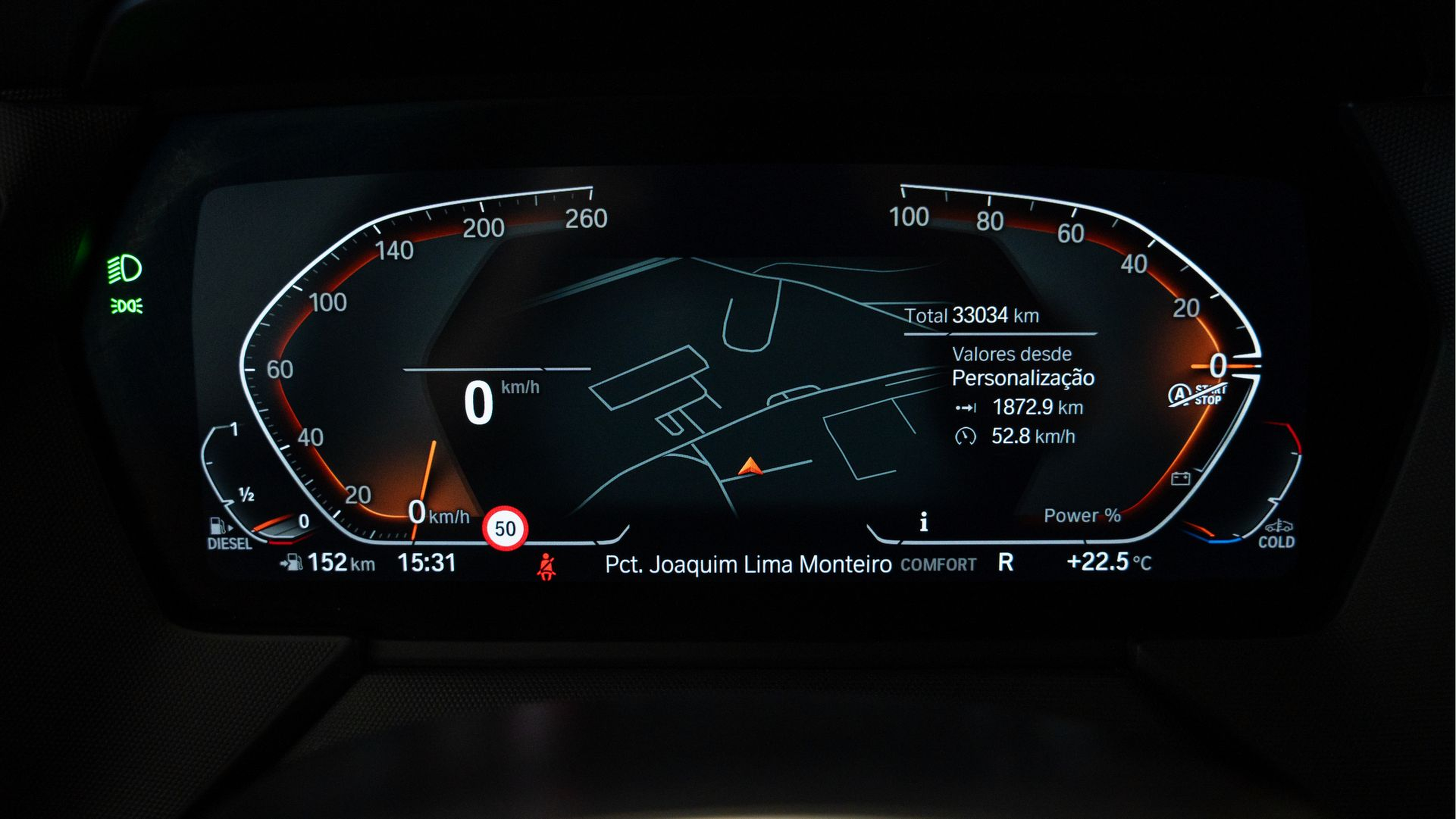 BMW Série 1 116d color Negro. Año 2024. 85KW(116CV). Diesel. En concesionario Aníbal Carvalho & Filhos, S.A. de Santarém