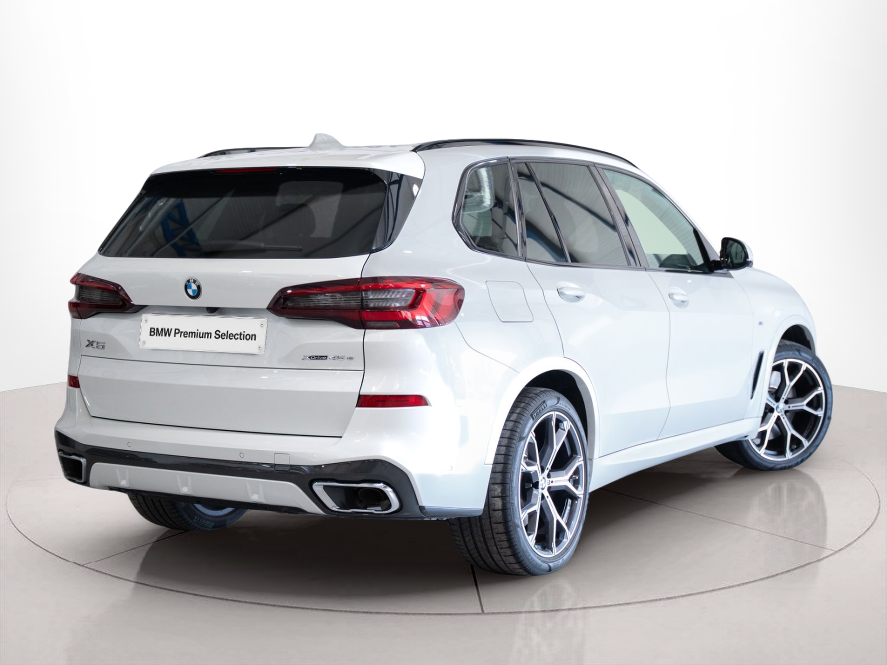 BMW X5 xDrive45e color Blanco. Año 2021. 290KW(394CV). Elétrico / Gasolina Híbrido. En concesionario Aníbal Carvalho & Filhos, S.A. de Santarém