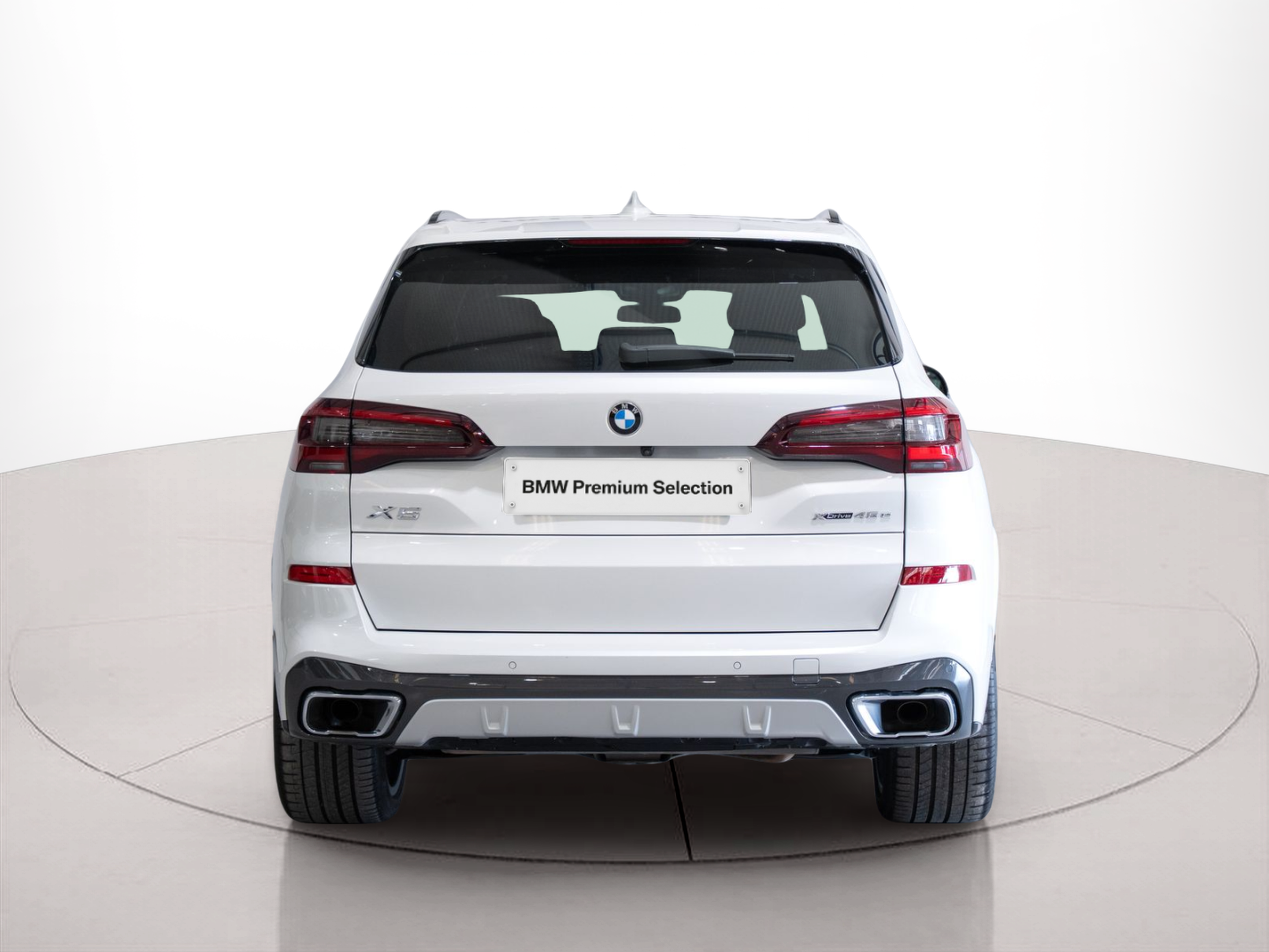 BMW X5 xDrive45e color Blanco. Año 2021. 290KW(394CV). Elétrico / Gasolina Híbrido. En concesionario Aníbal Carvalho & Filhos, S.A. de Santarém