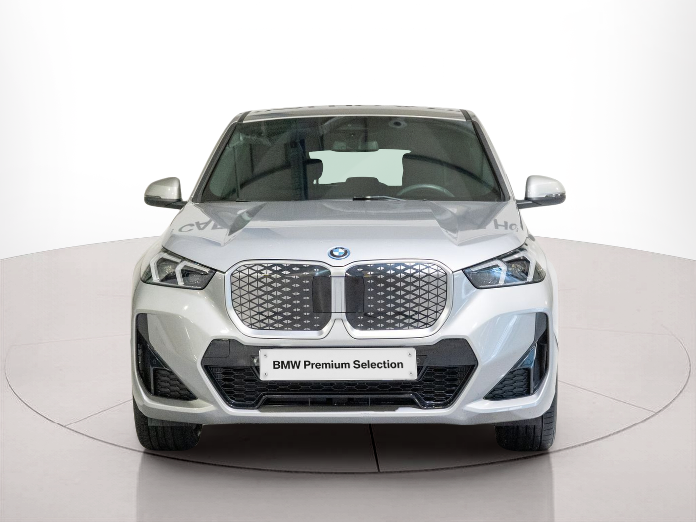 Fotos de BMW iX1 eDrive20 color Gris Plata. Año 2024. 150KW(204CV). Elétrico. En concesionario Aníbal Carvalho & Filhos, S.A. de Santarém