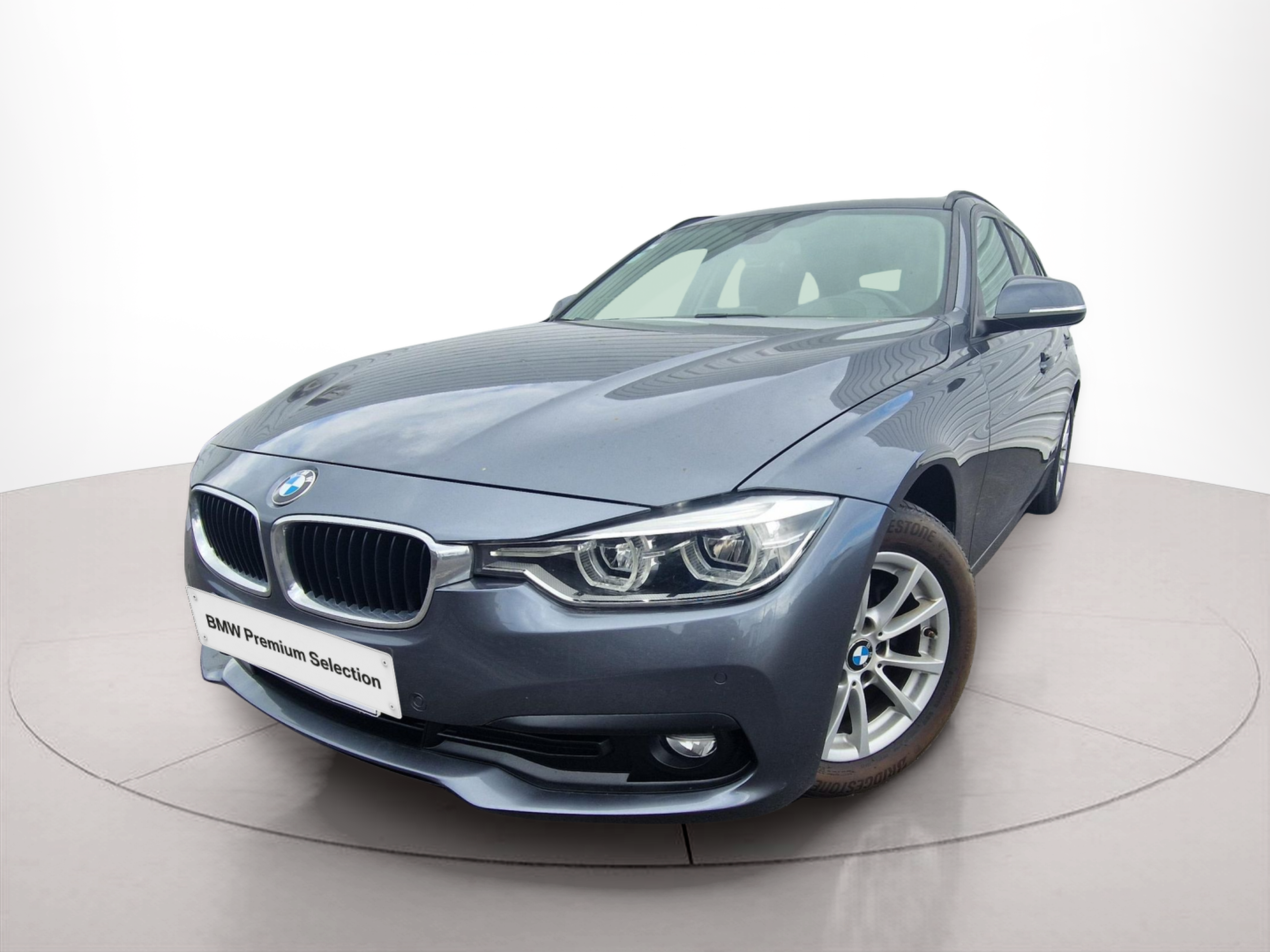 Fotos de BMW Série 3 318d Touring color Gris. Año 2019. 110KW(150CV). Diesel. En concesionario Auto Açoreana de Rui & Gastao, Lda de Ponta Delgada