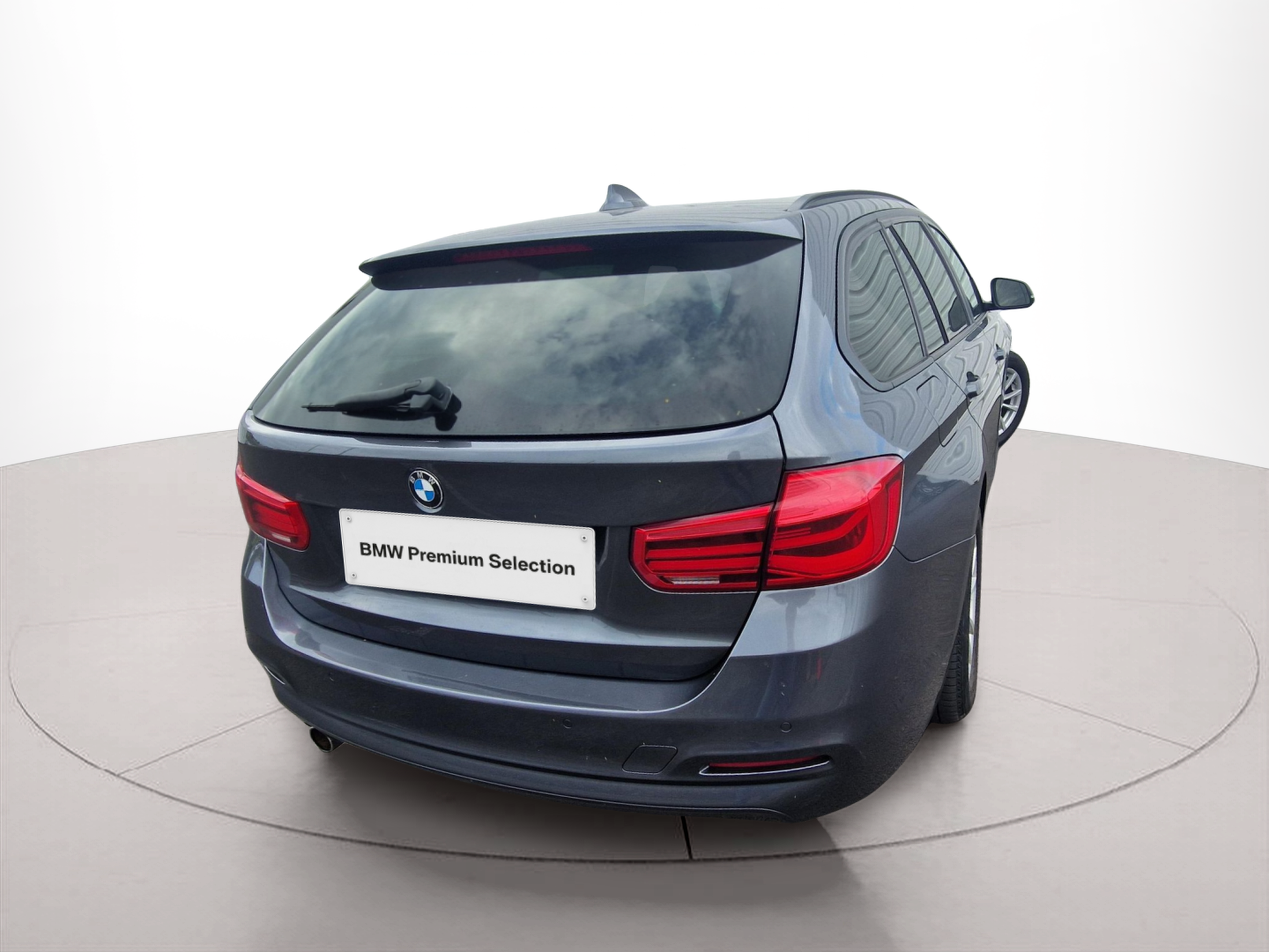 BMW Série 3 318d Touring color Gris. Año 2019. 110KW(150CV). Diesel. En concesionario Auto Açoreana de Rui & Gastao, Lda de Ponta Delgada