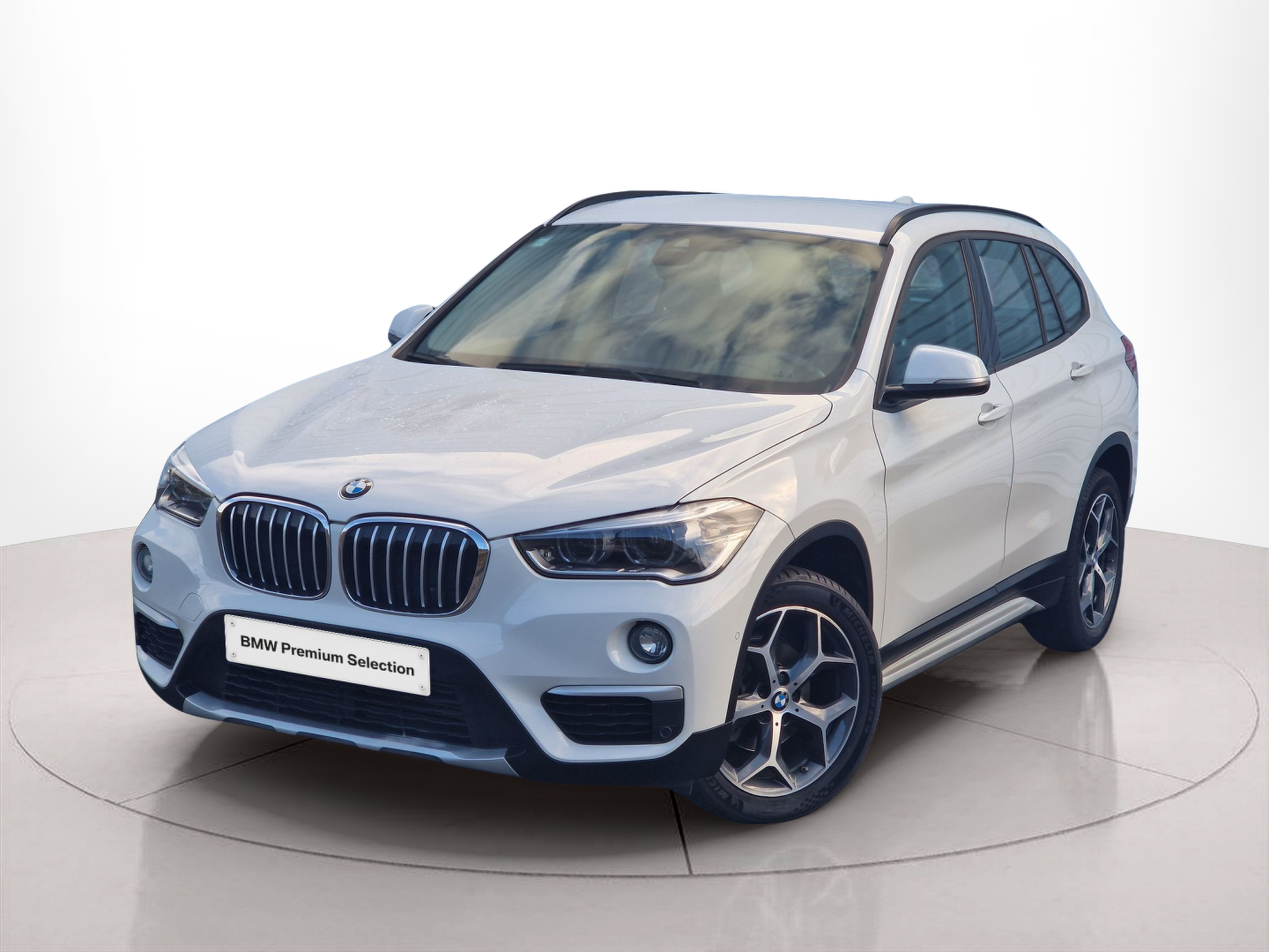 Fotos de BMW X1 sDrive16d color Blanco. Año 2017. 85KW(116CV). Diesel. En concesionario Auto Açoreana de Rui & Gastao, Lda de Ponta Delgada