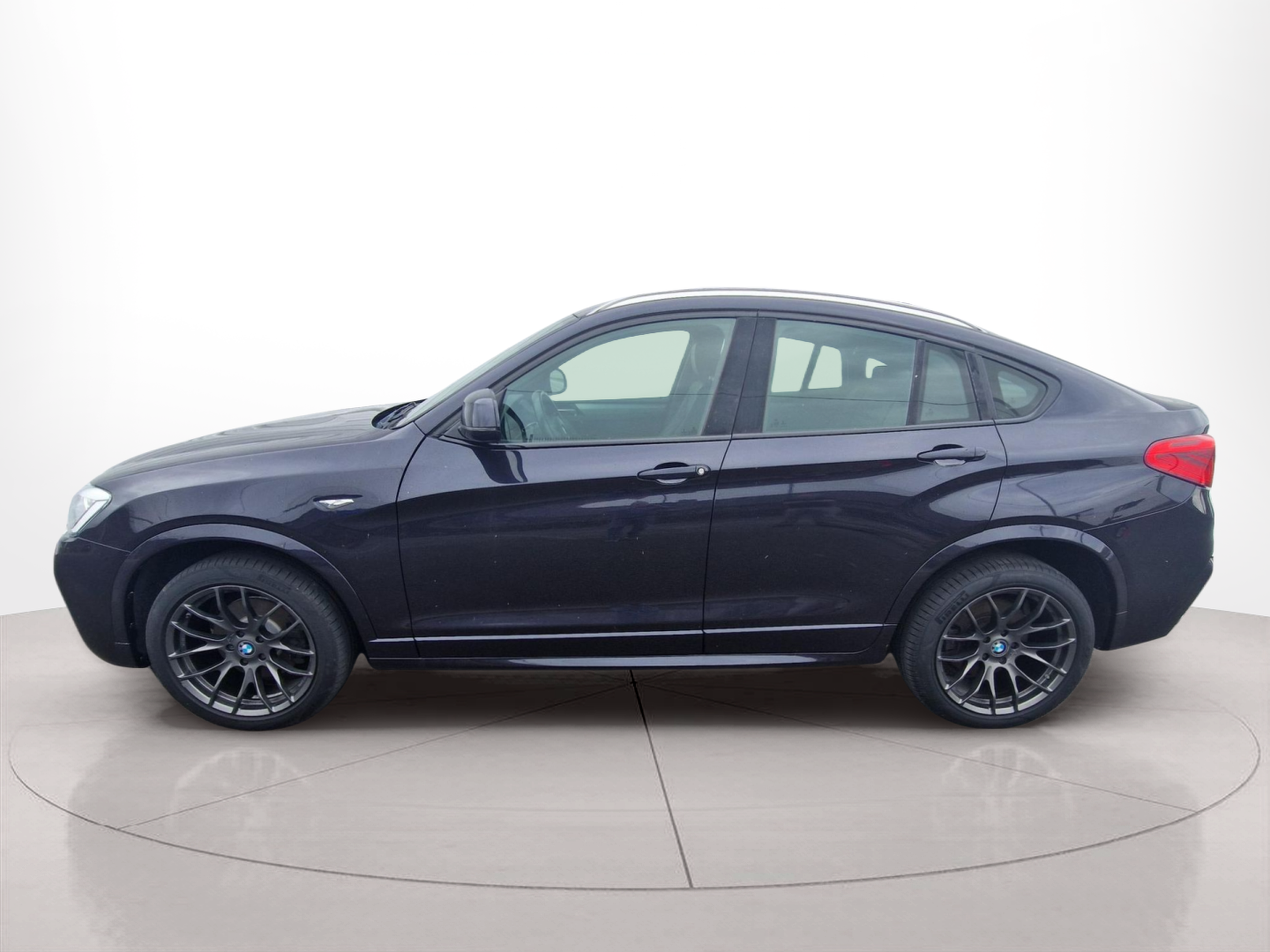 Fotos de BMW X4 xDrive35d color Negro. Año 2014. 230KW(313CV). Diesel. En concesionario Auto Açoreana de Rui & Gastao, Lda de Ponta Delgada