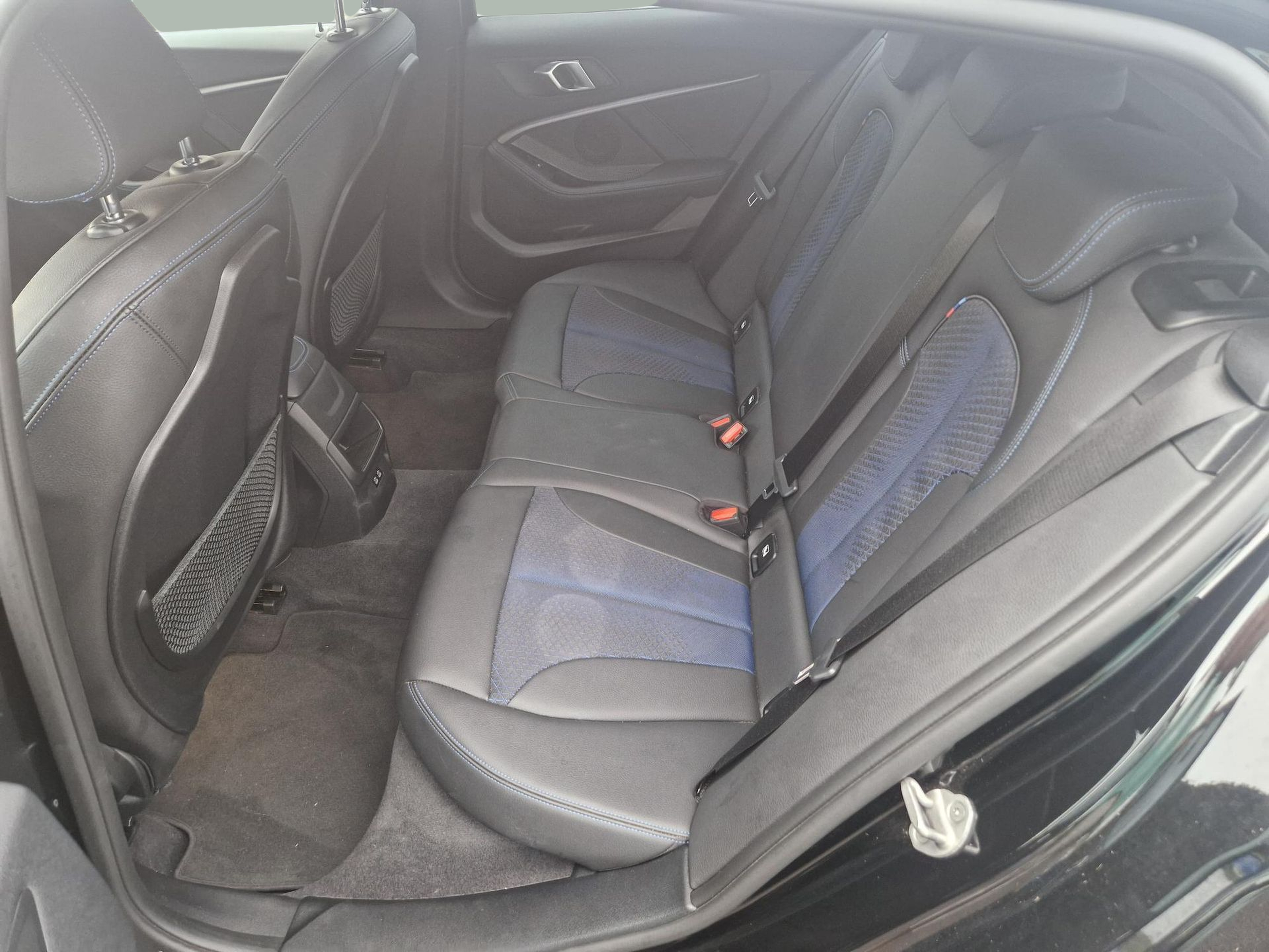 BMW Série 1 116d color Negro. Año 2021. 85KW(116CV). Diesel. En concesionario Auto Açoreana de Rui & Gastao, Lda de Ponta Delgada