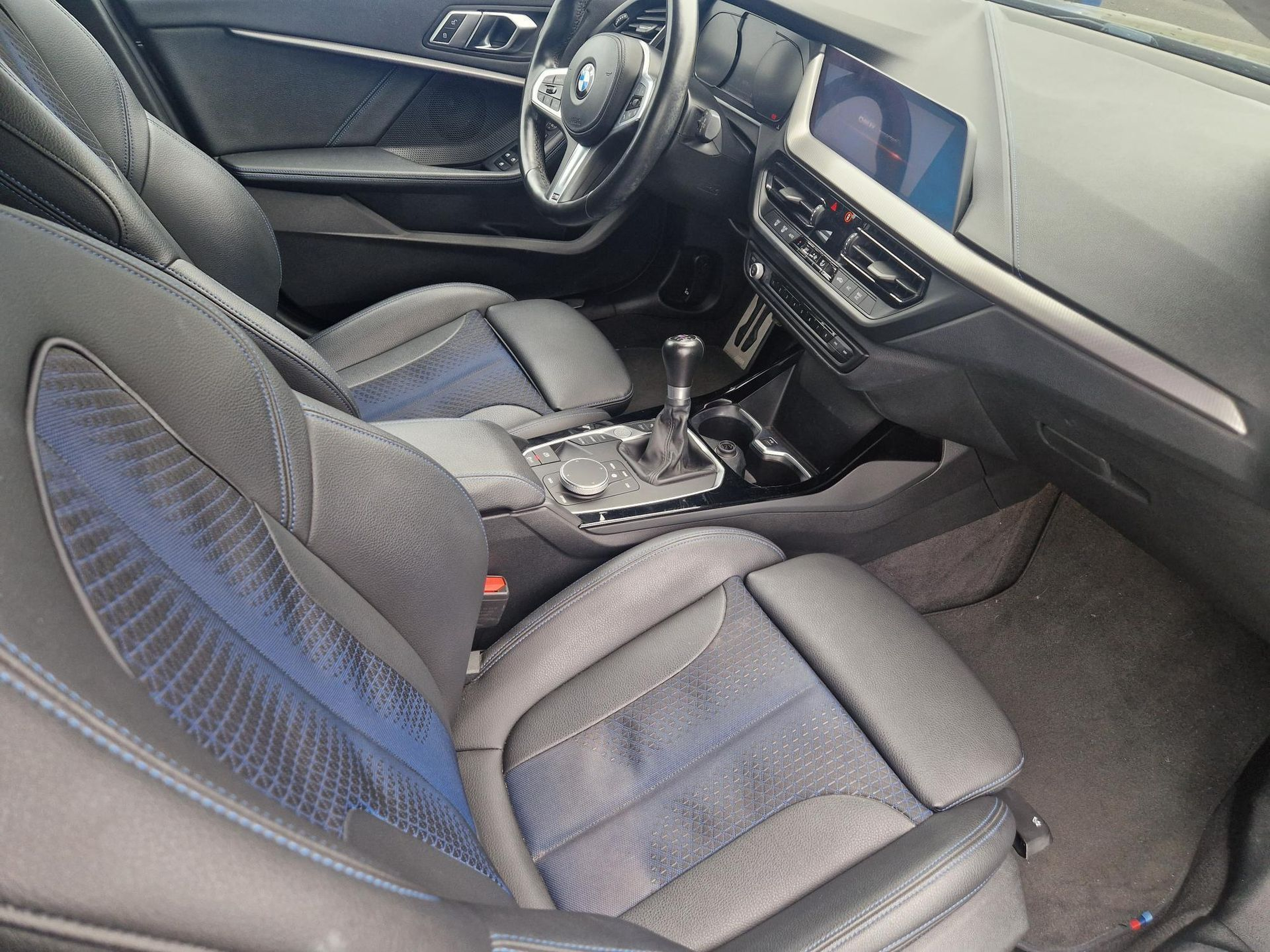 BMW Série 1 116d color Negro. Año 2021. 85KW(116CV). Diesel. En concesionario Auto Açoreana de Rui & Gastao, Lda de Ponta Delgada