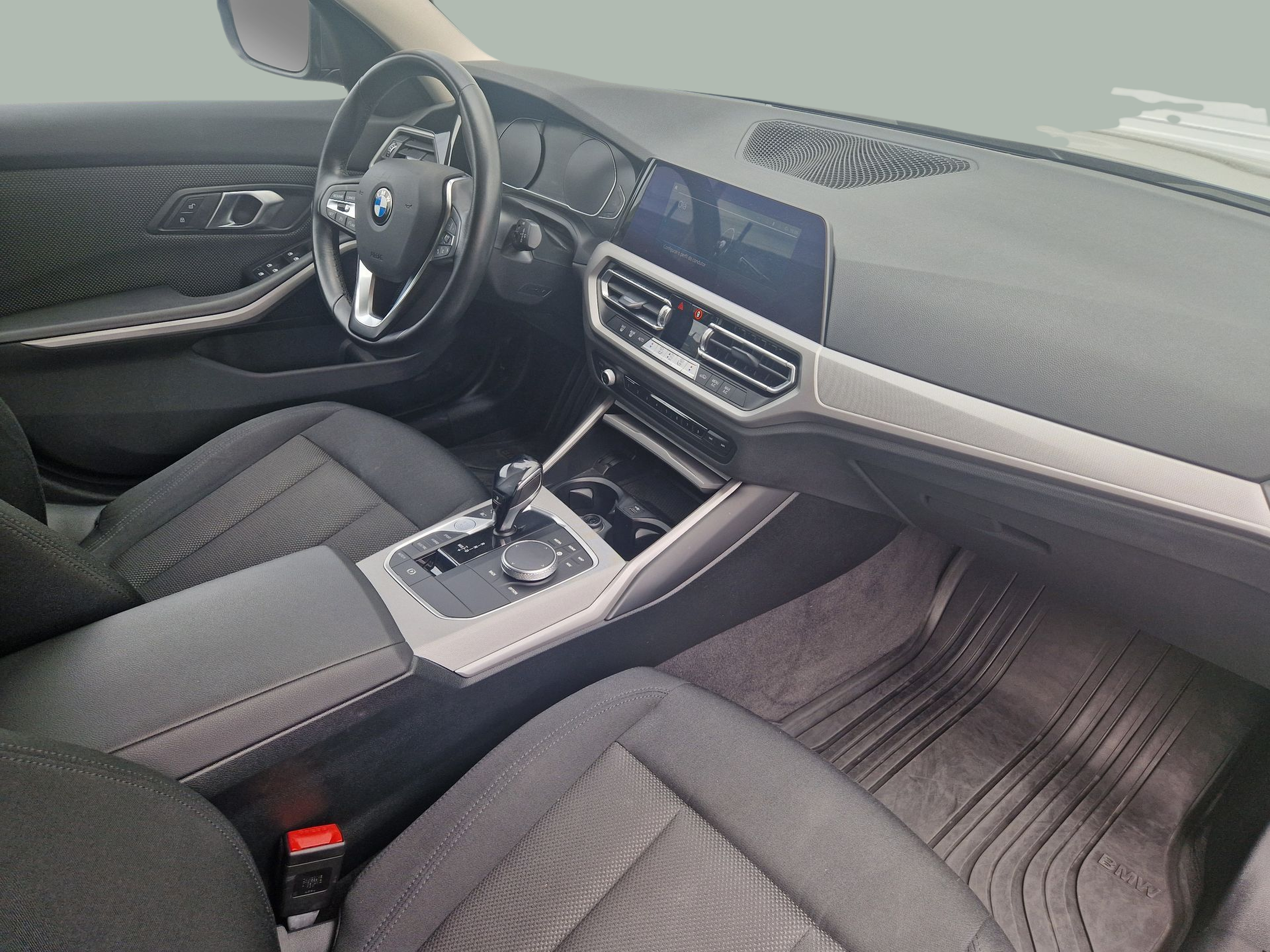 BMW Série 3 330e Touring color Gris. Año 2021. 215KW(292CV). Elétrico / Gasolina Híbrido. En concesionario Auto Açoreana de Rui & Gastao, Lda de Ponta Delgada