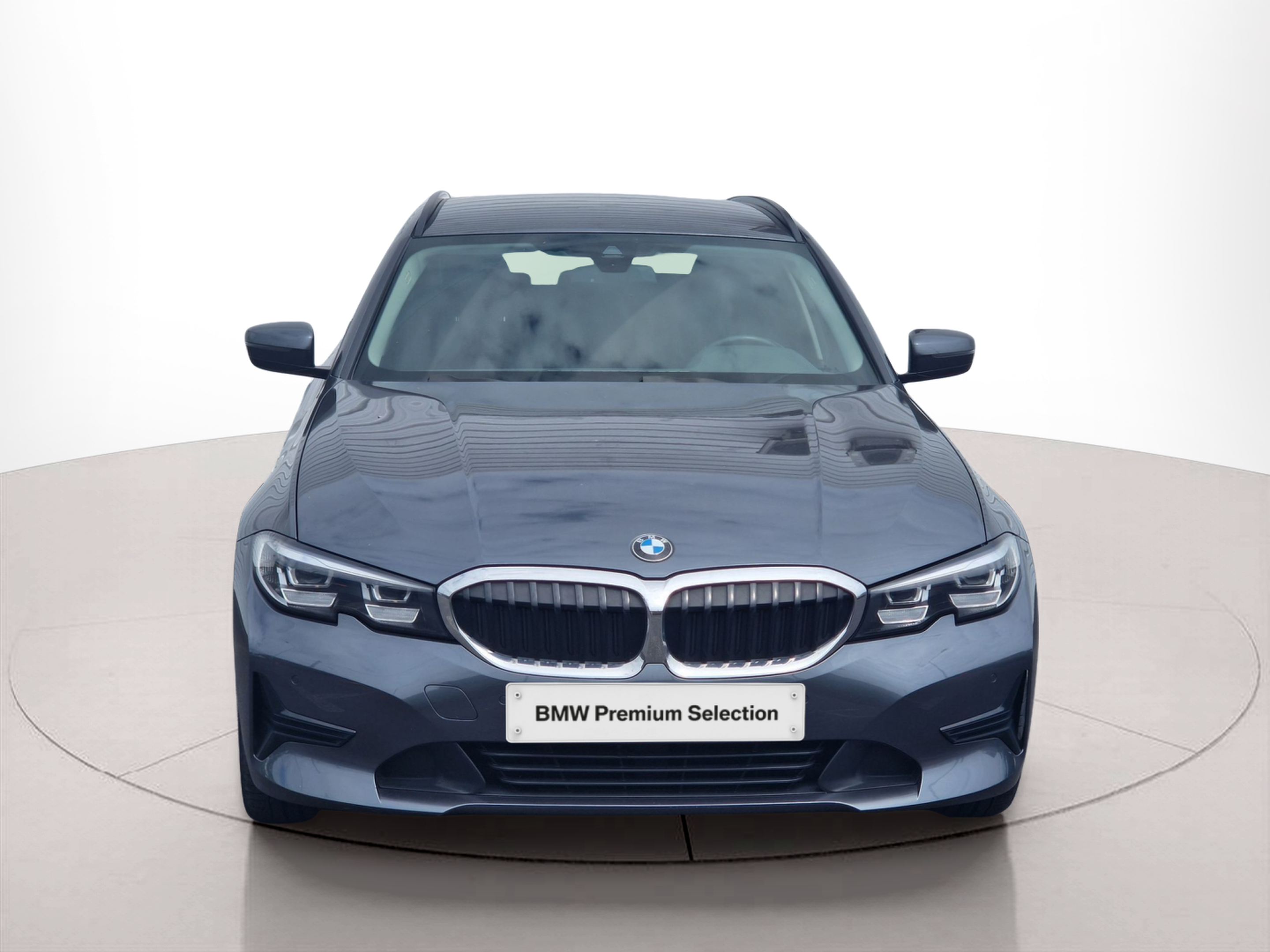 Fotos de BMW Série 3 330e Touring color Gris. Año 2021. 215KW(292CV). Elétrico / Gasolina Híbrido. En concesionario Auto Açoreana de Rui & Gastao, Lda de Ponta Delgada