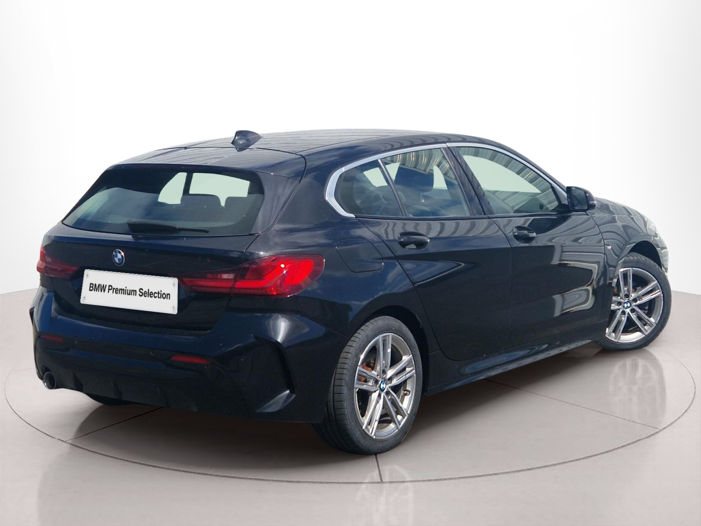 BMW Série 1 116d color Negro. Año 2021. 85KW(116CV). Diesel. En concesionario Auto Açoreana de Rui & Gastao, Lda de Ponta Delgada