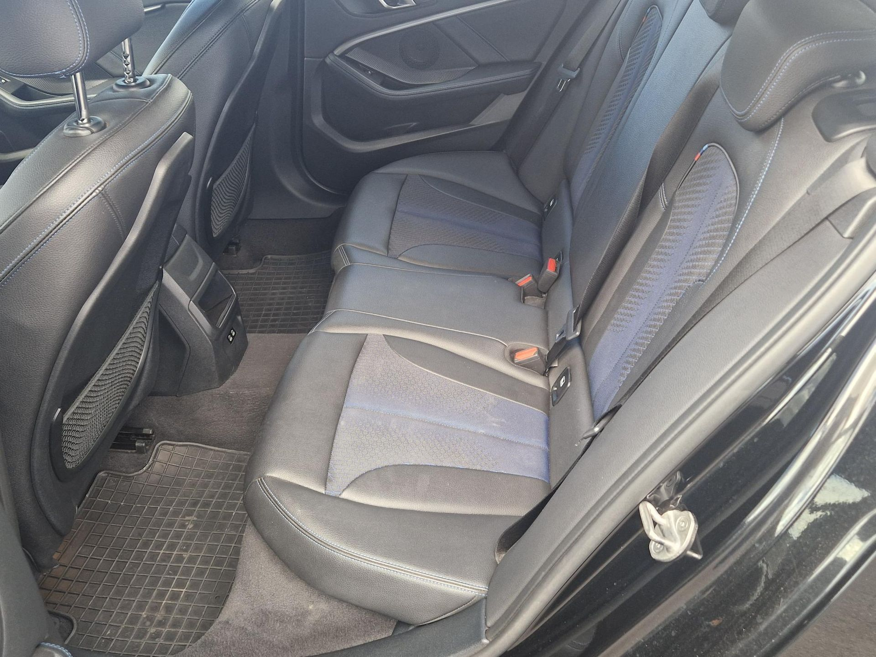 BMW Série 1 116d color Negro. Año 2021. 85KW(116CV). Diesel. En concesionario Auto Açoreana de Rui & Gastao, Lda de Ponta Delgada