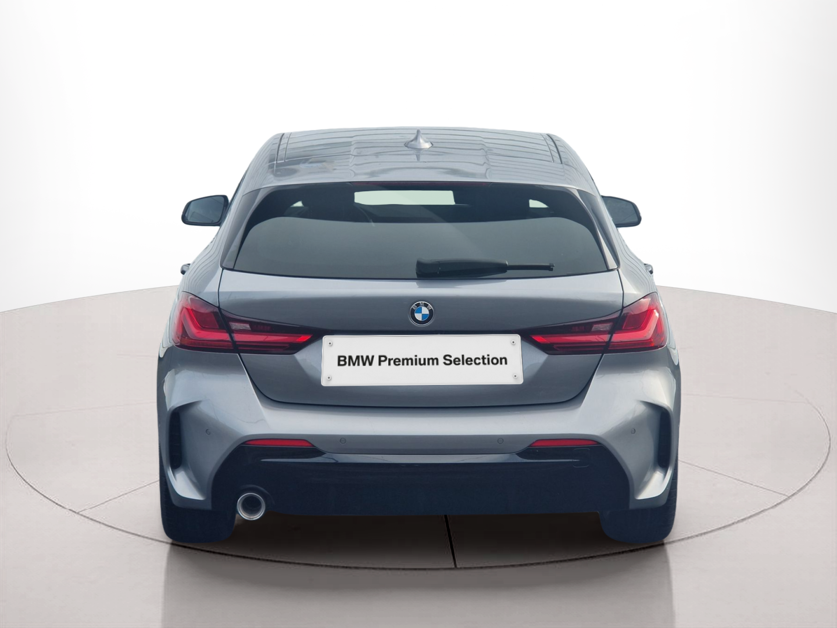 BMW Série 1 116d color Gris. Año 2024. 85KW(116CV). Diesel. En concesionario Auto Açoreana de Rui & Gastao, Lda de Ponta Delgada