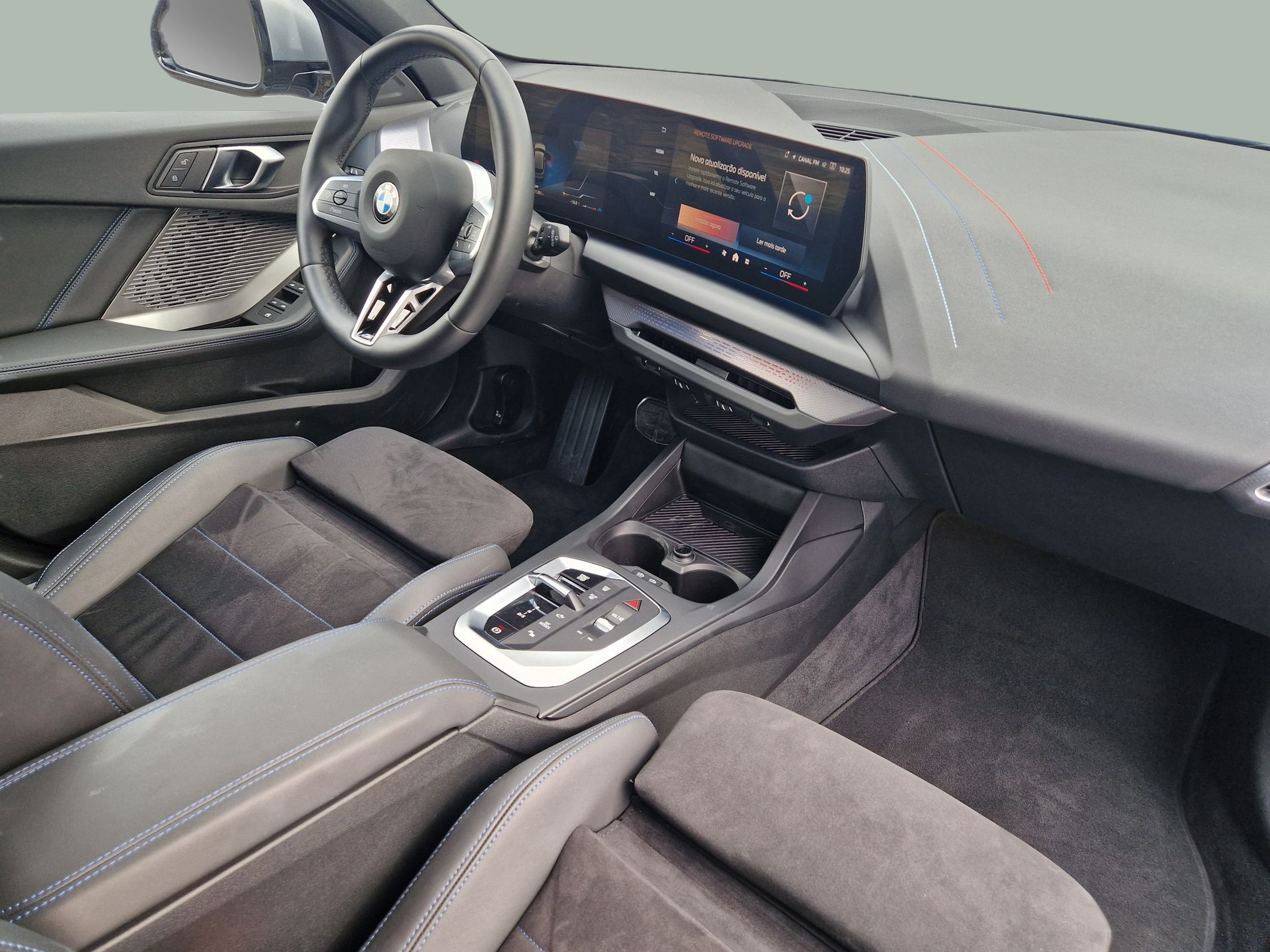 BMW Série 1 116i color Gris. Año 2025. 90KW(122CV). Gasolina. En concesionario Auto Açoreana de Rui & Gastao, Lda de Ponta Delgada