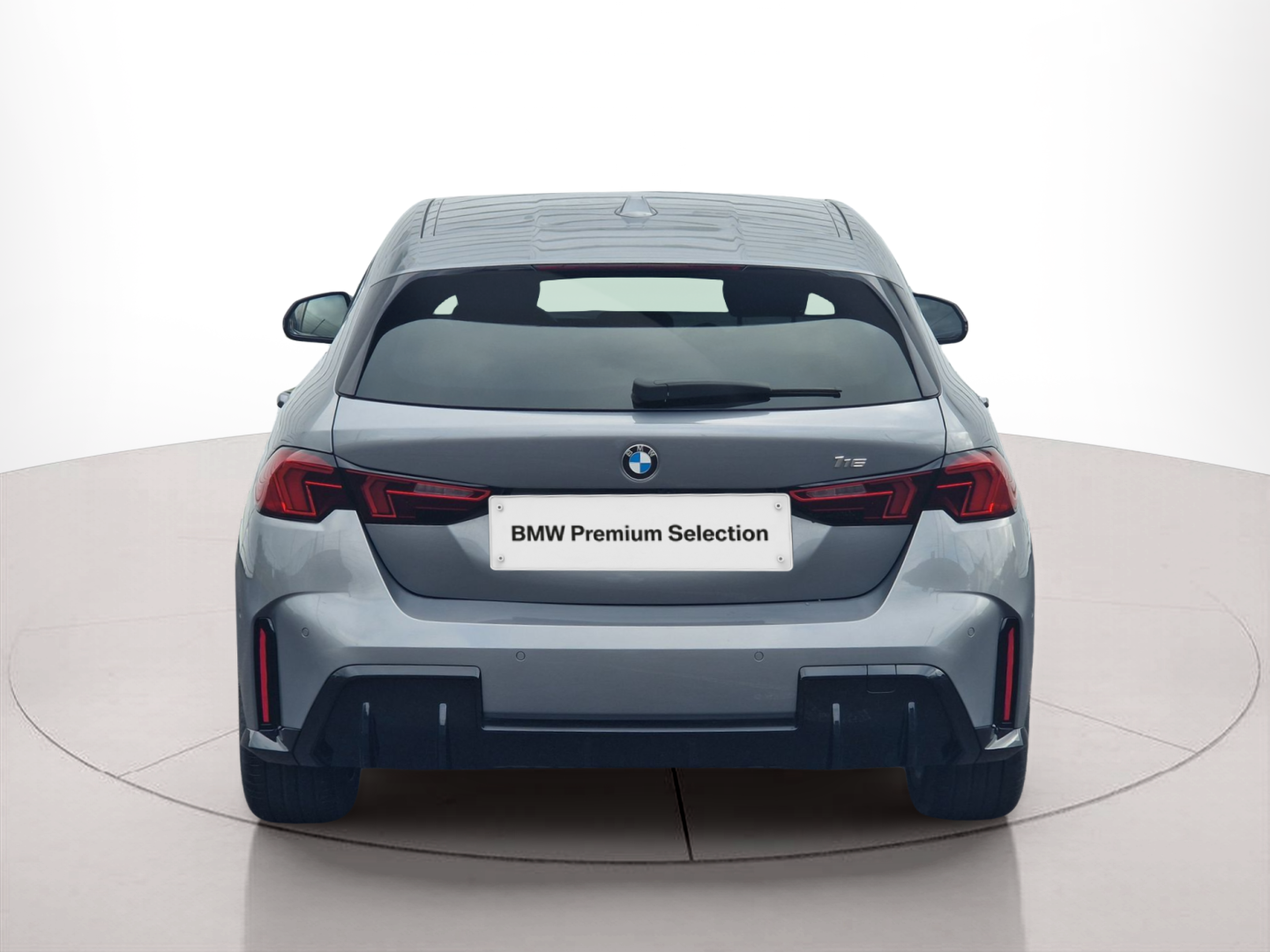 BMW Série 1 116i color Gris. Año 2025. 90KW(122CV). Gasolina. En concesionario Auto Açoreana de Rui & Gastao, Lda de Ponta Delgada