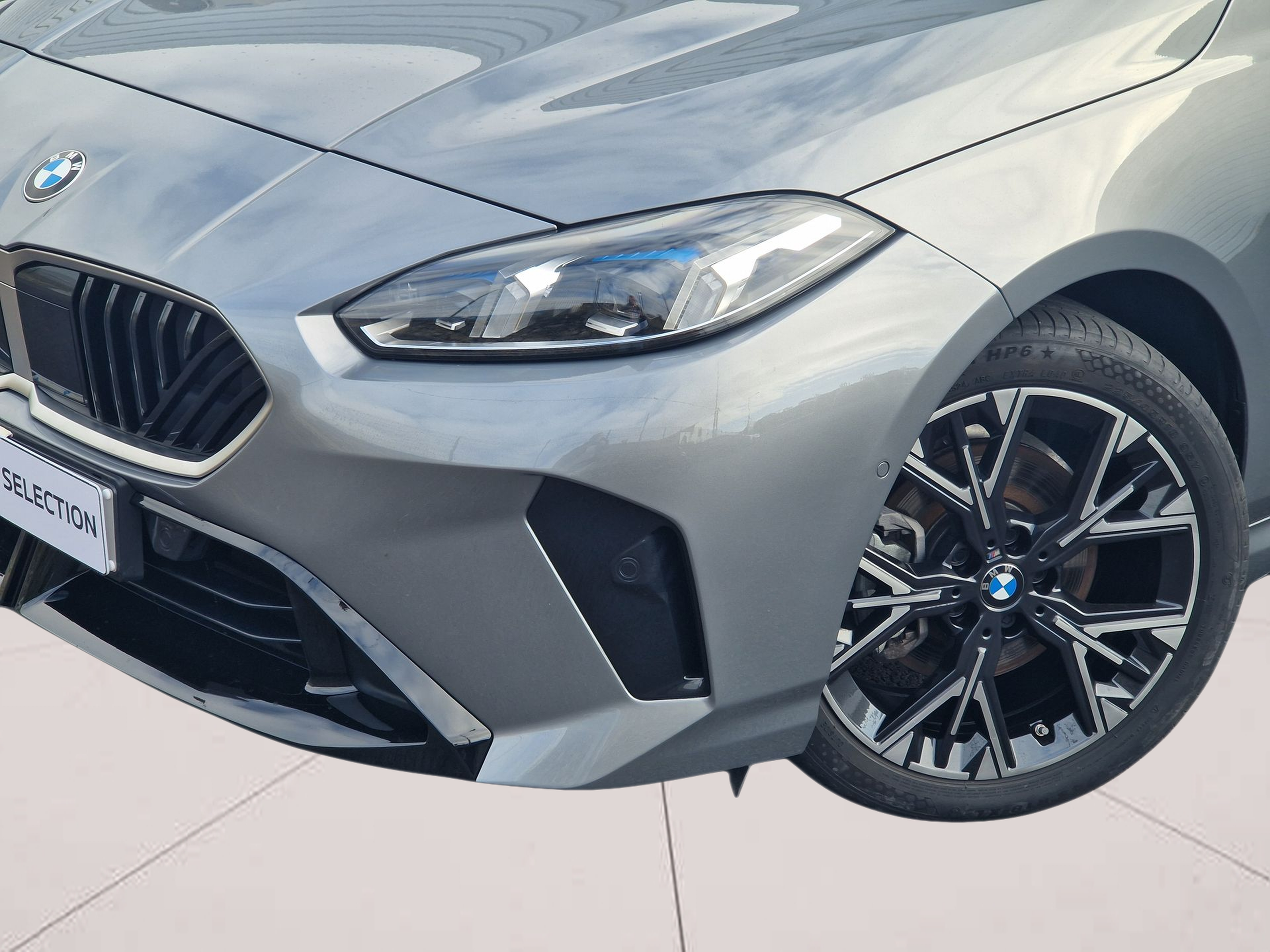 BMW Série 1 116i color Gris. Año 2025. 90KW(122CV). Gasolina. En concesionario Auto Açoreana de Rui & Gastao, Lda de Ponta Delgada