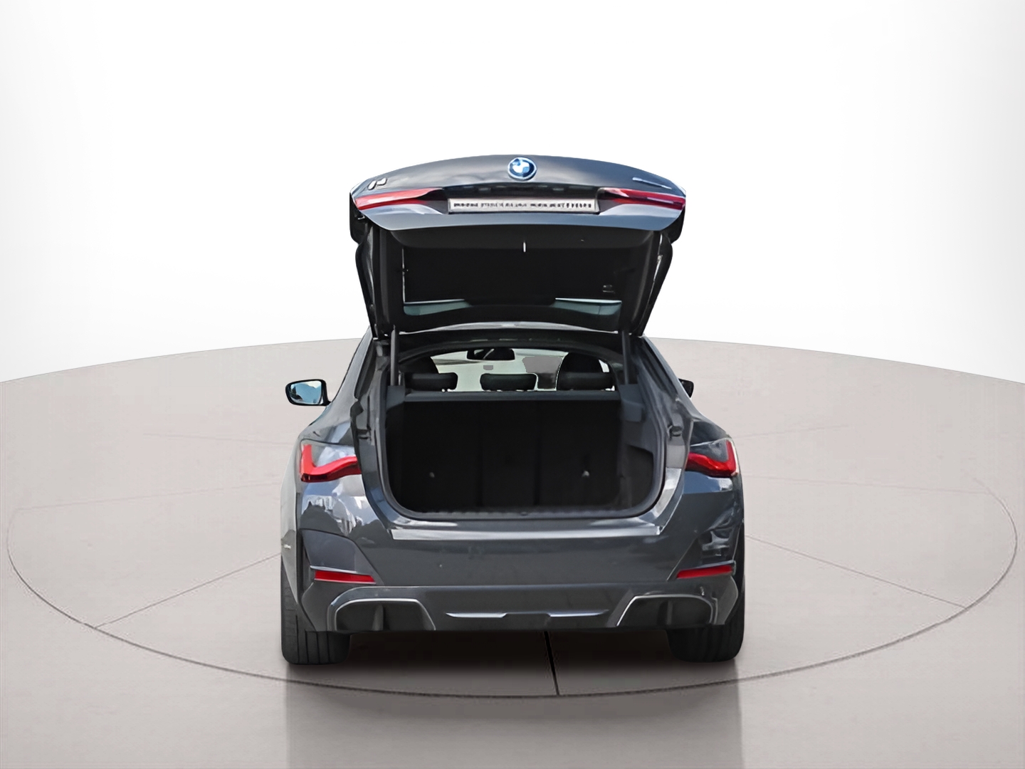 BMW i4 i4 eDrive40 color Gris. Año 2023. 250KW(340CV). Elétrico. En concesionario BMcar Viana do Castelo de Viana do Castelo